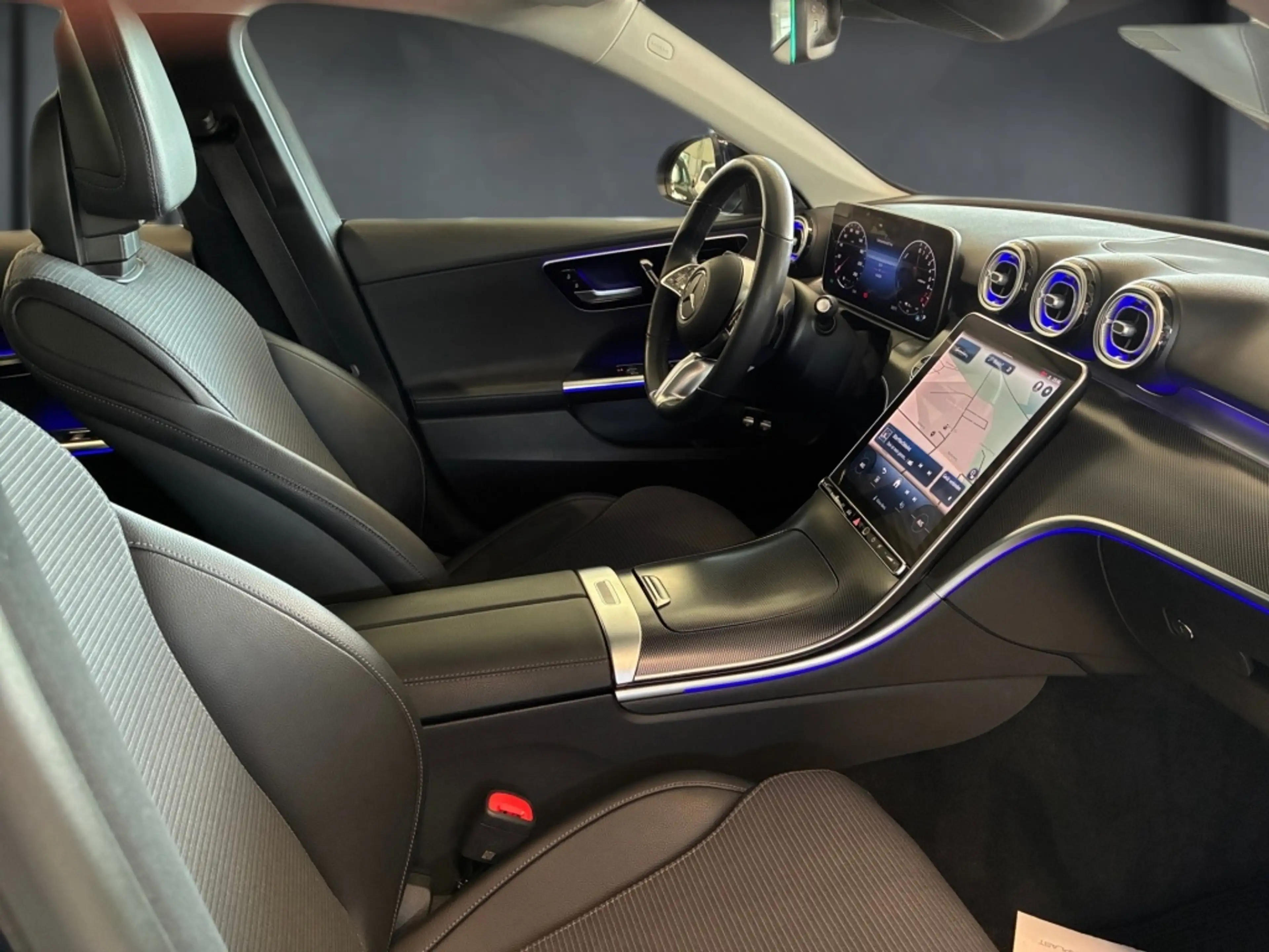 Mercedes-Benz C 300 e T AVANTGARDE+360°+LED+AMBI+TOTW+DIST+AHK — photo 12