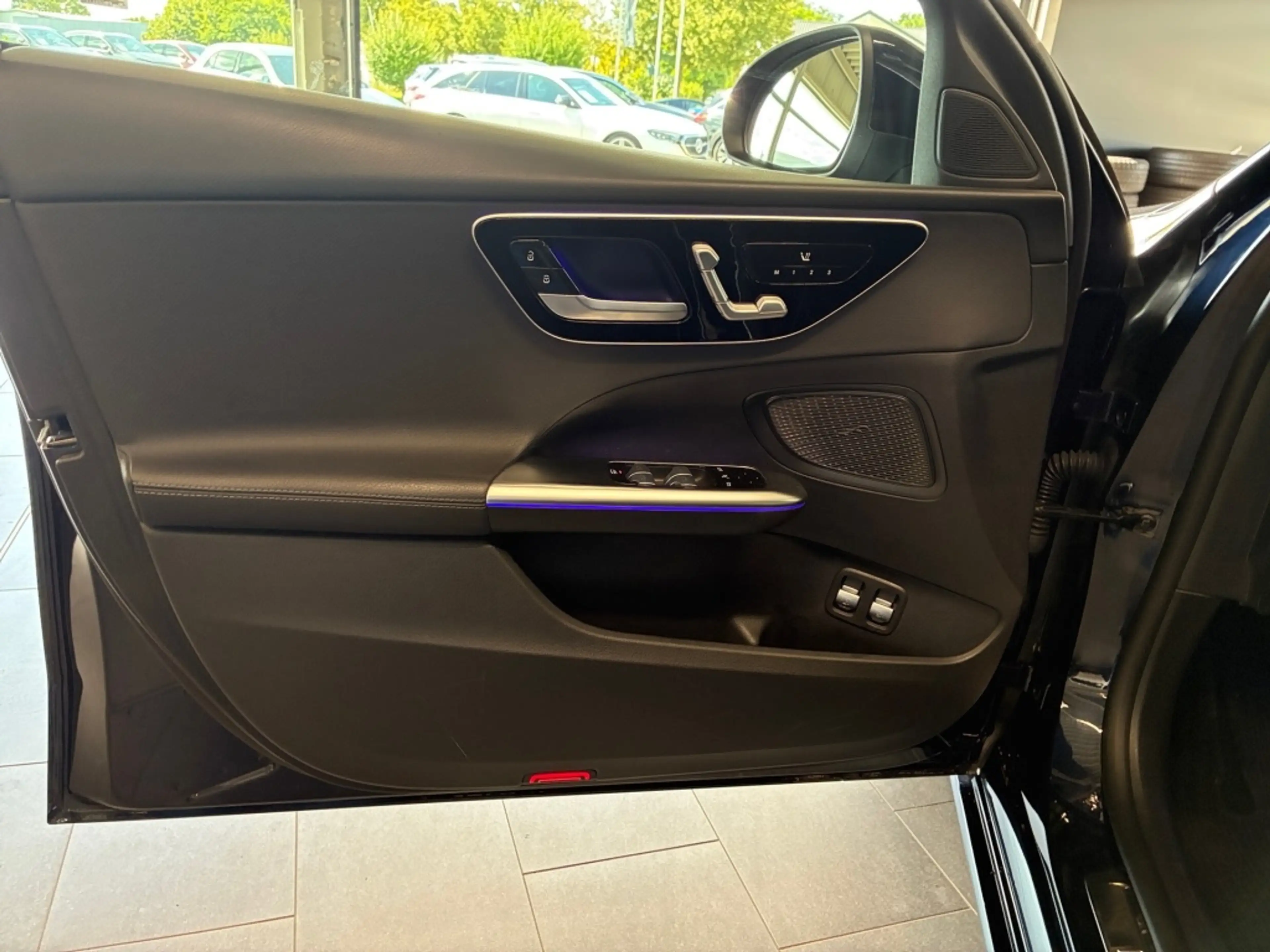 Mercedes-Benz C 300 e T AVANTGARDE+360°+LED+AMBI+TOTW+DIST+AHK — photo 5