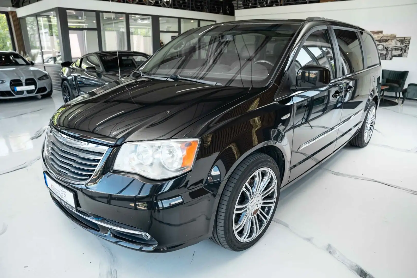 Chrysler Grand Voyager Schwarz - 1