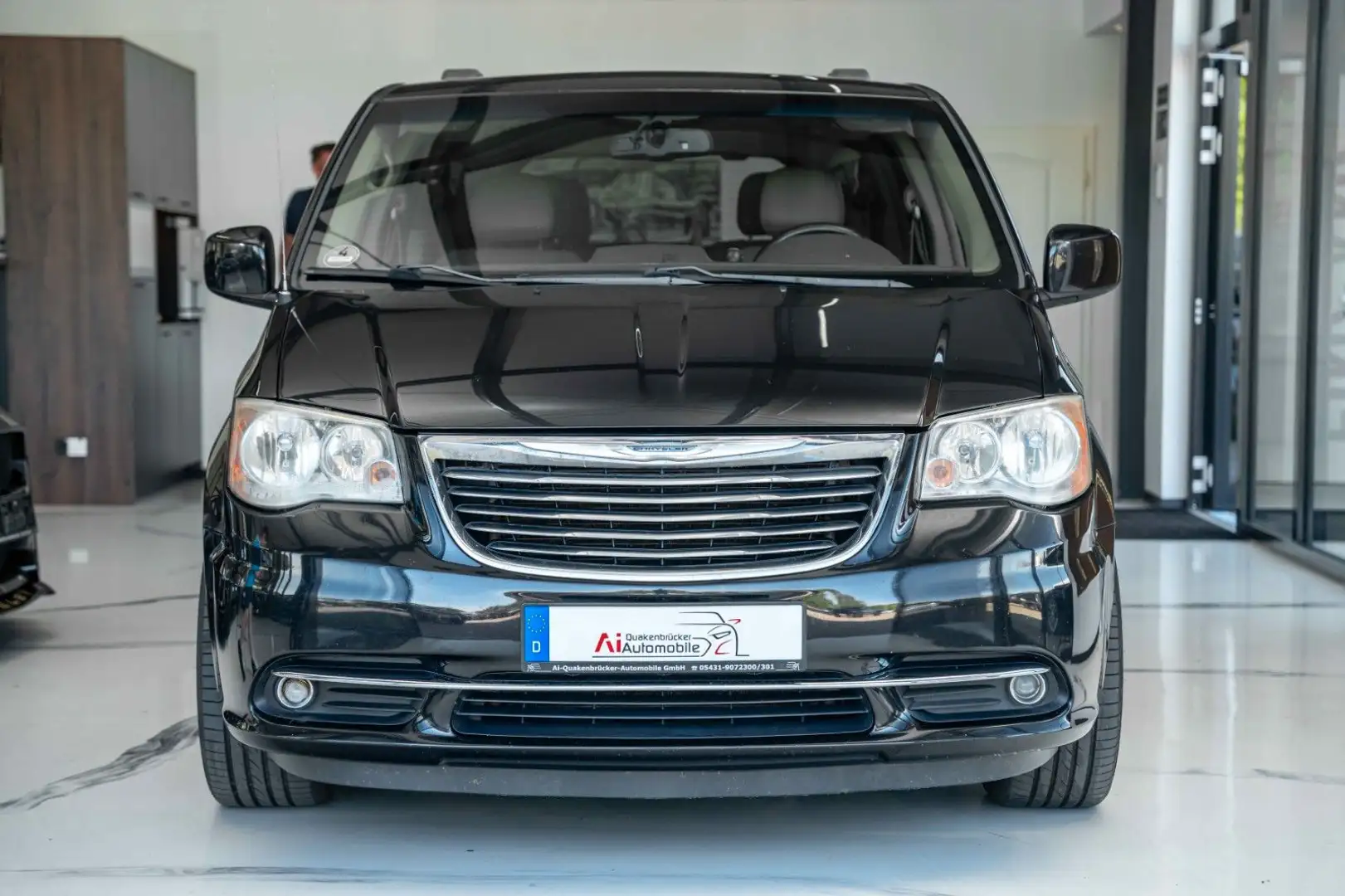 Chrysler Grand Voyager Schwarz - 2