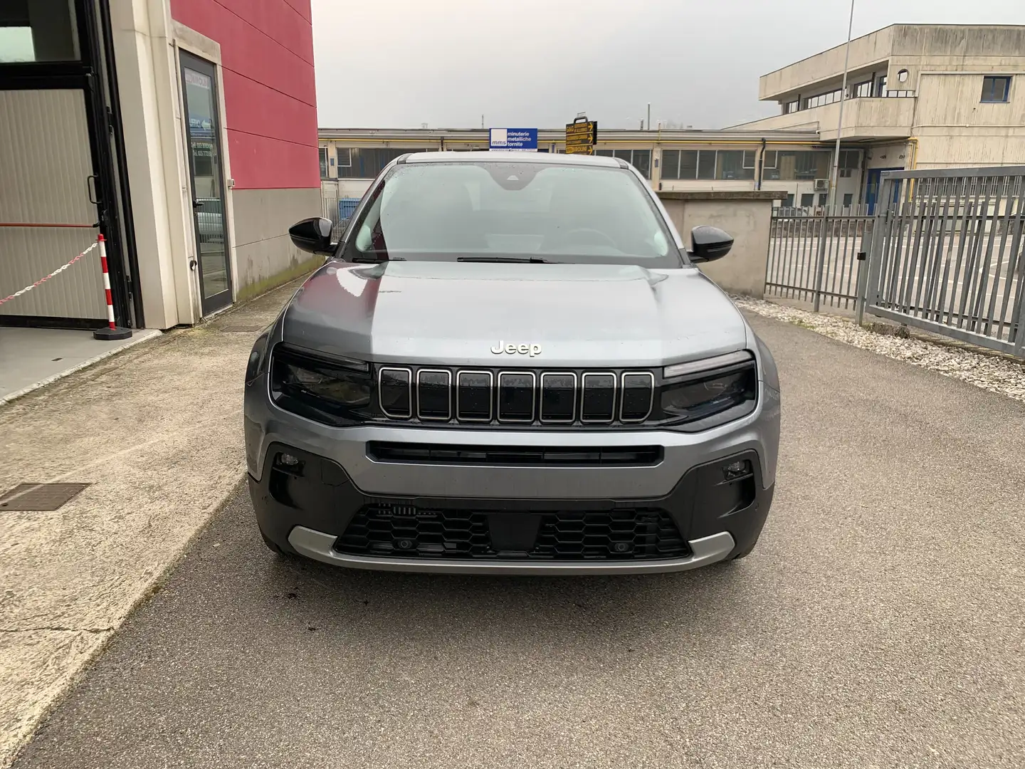 Jeep Avenger 1.2 Turbo 100 CV Summit Noir - 2