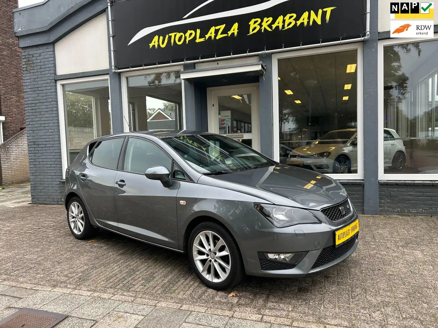 SEAT Ibiza SC 1.2 TSI FR / CLIMAT / CRUISE / PDC Gris - 1