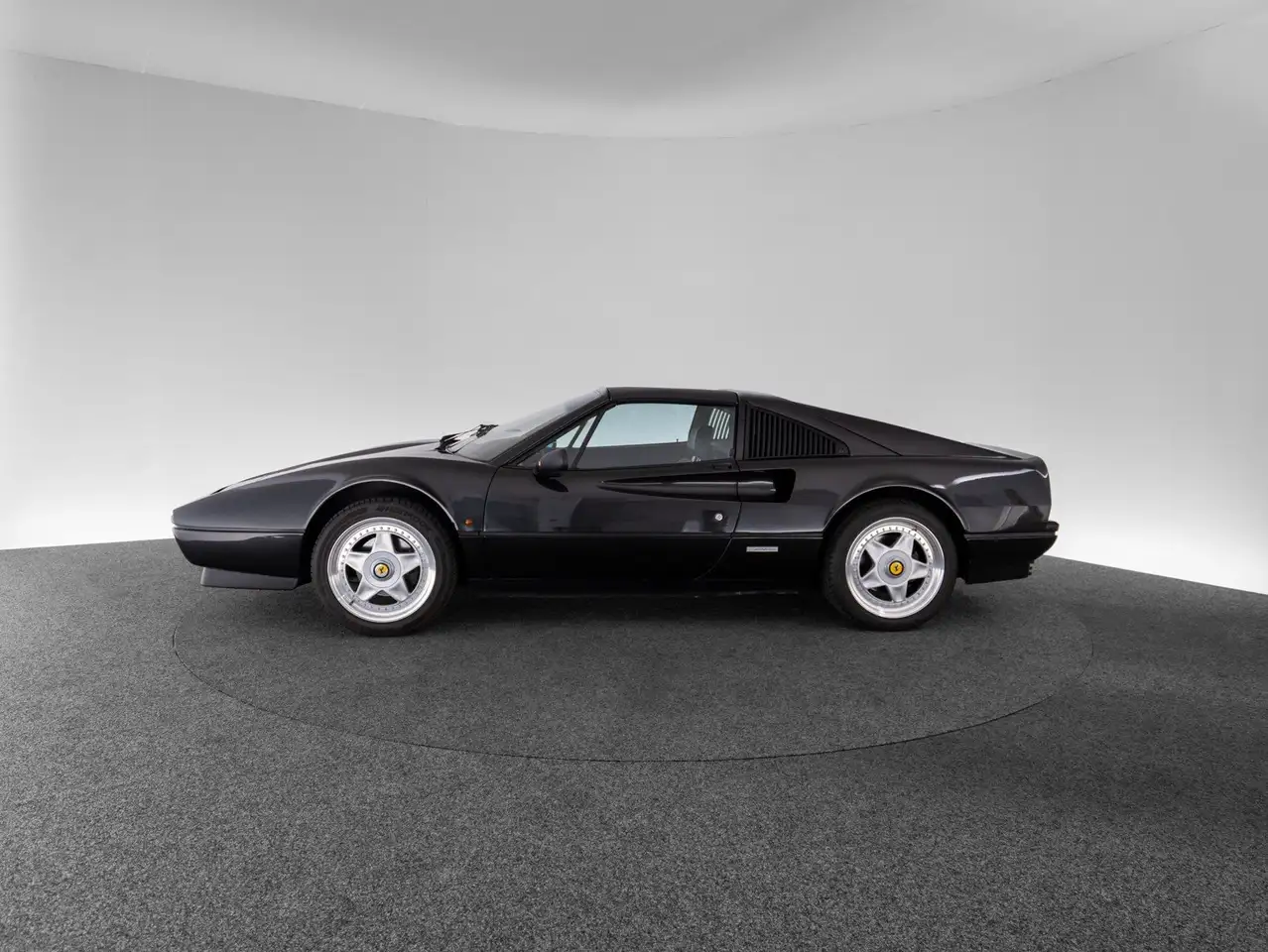 Ferrari 328 GTS, foto 12