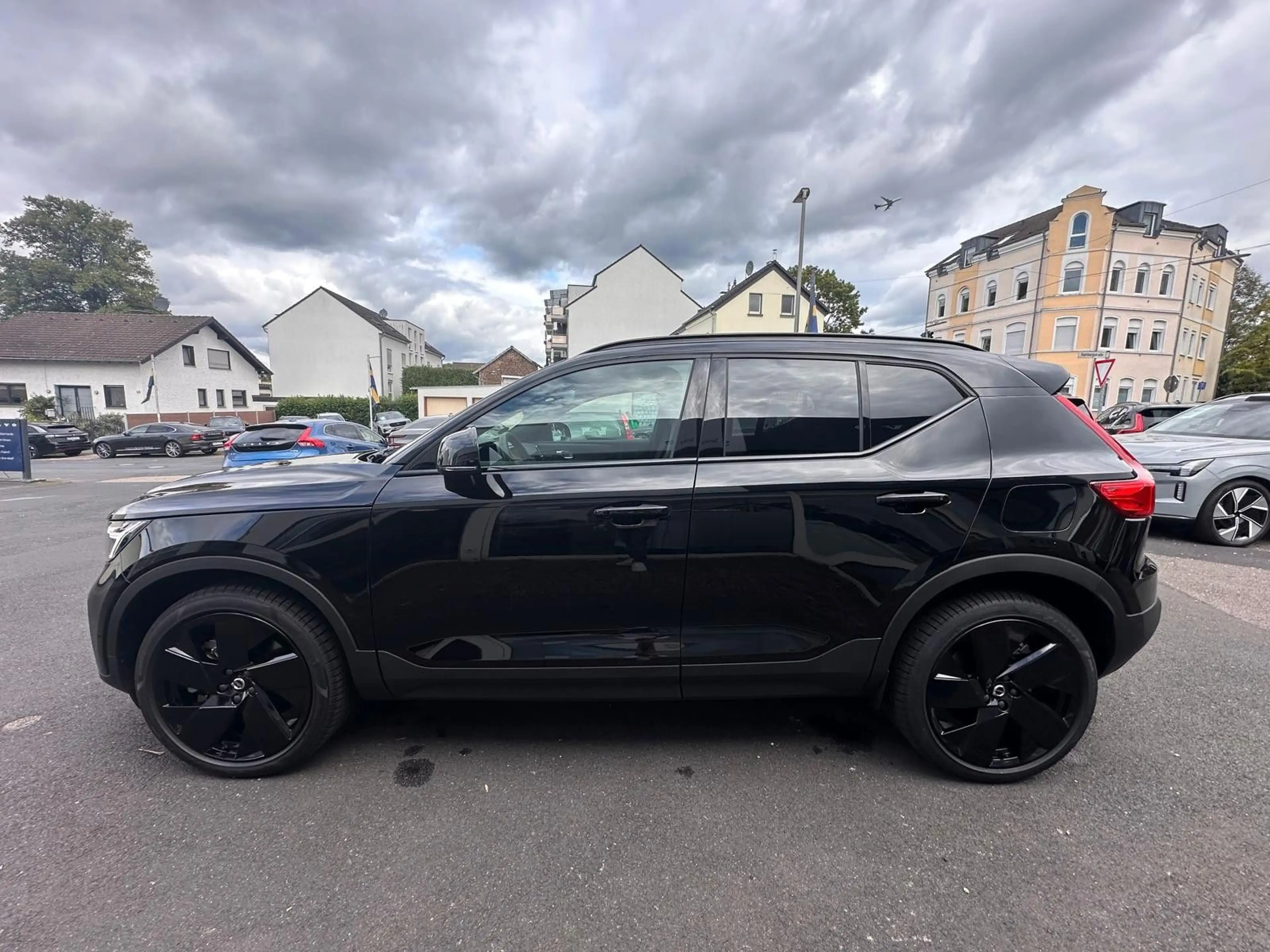 Volvo EX40 RWD Plus Black Ed.Pano,360°,BLIS,ACC,H&K,WP — photo 12