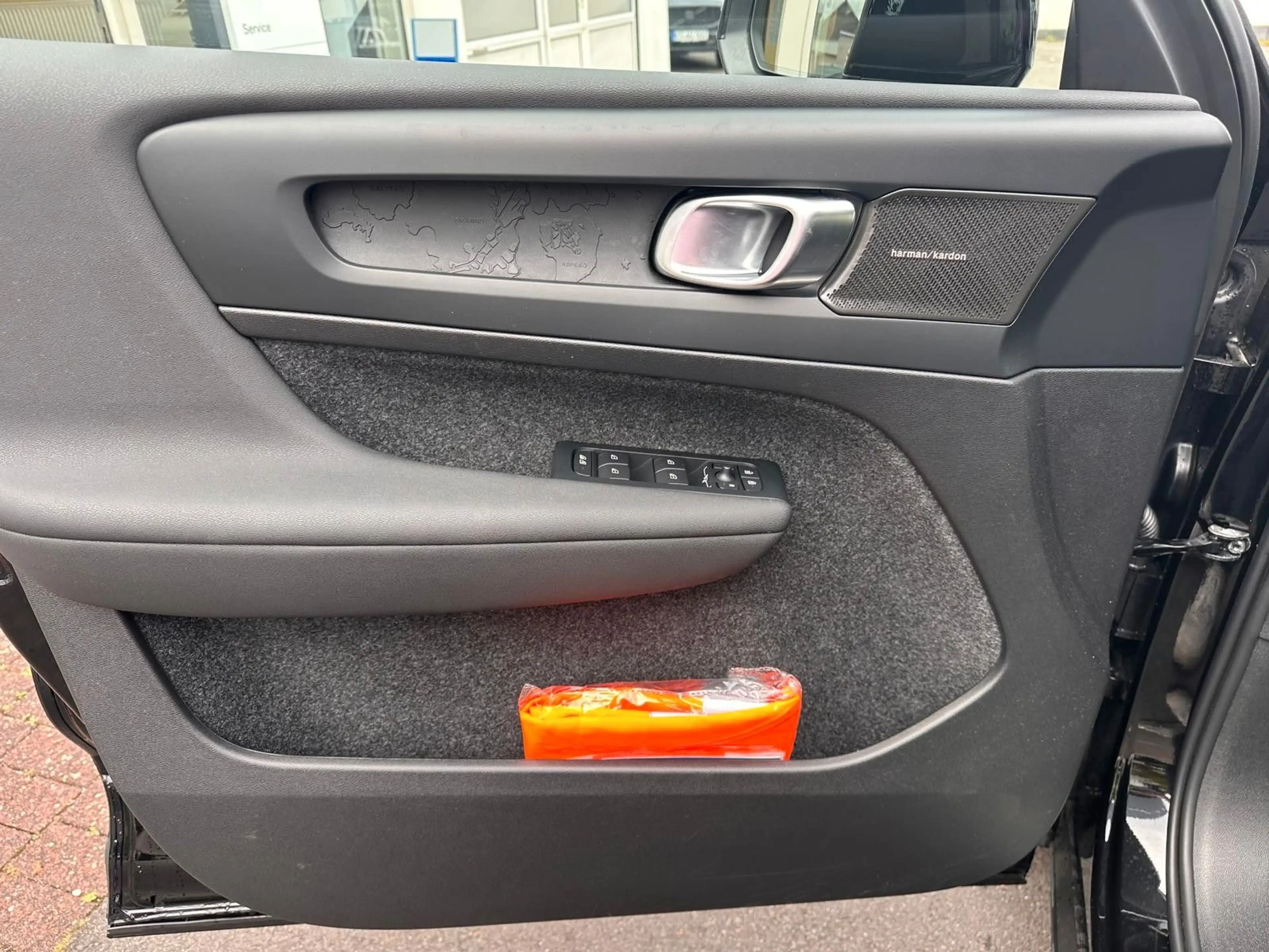 Volvo EX40 RWD Plus Black Ed.Pano,360°,BLIS,ACC,H&K,WP — photo 14