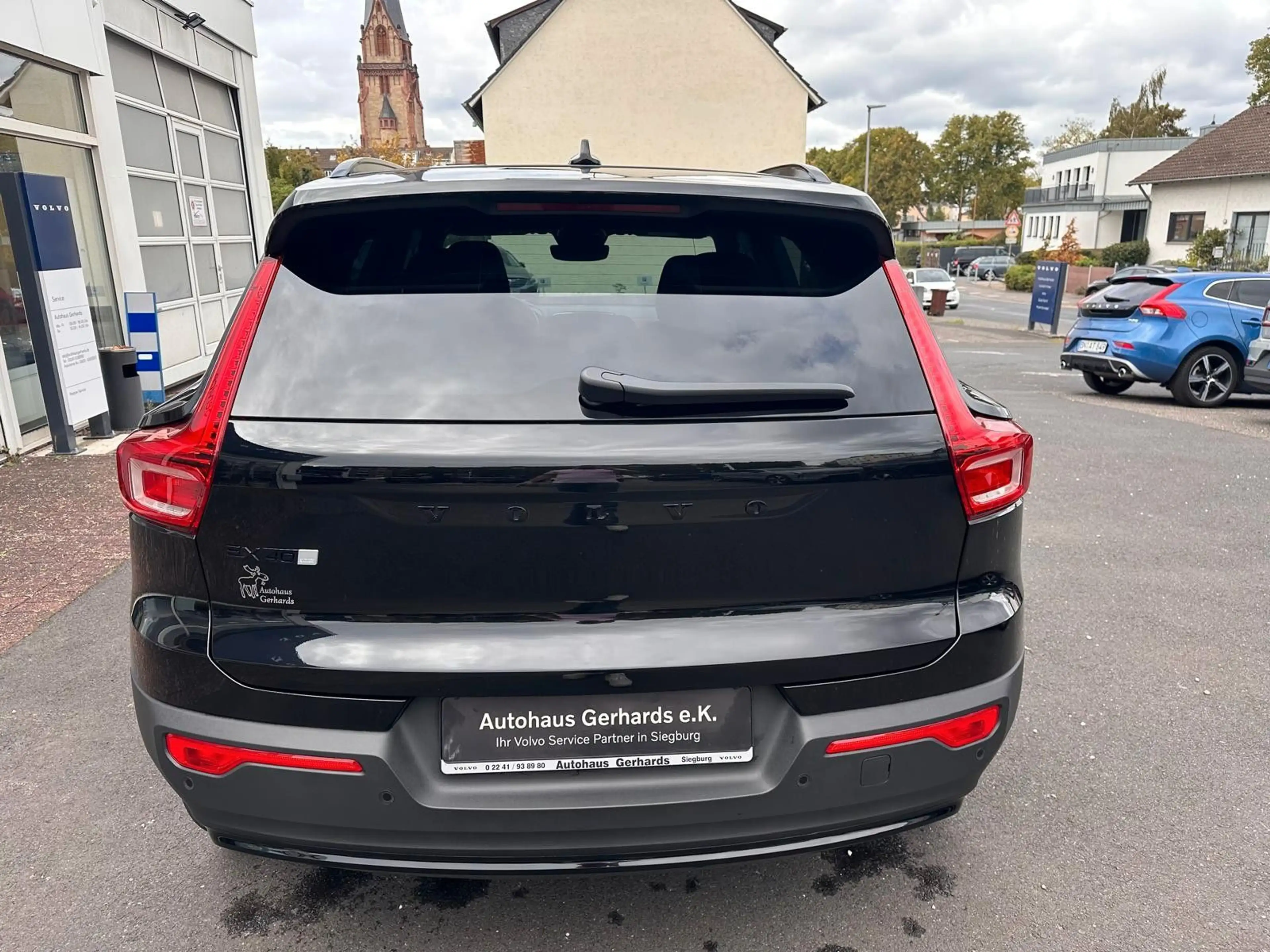 Volvo EX40 RWD Plus Black Ed.Pano,360°,BLIS,ACC,H&K,WP — photo 8