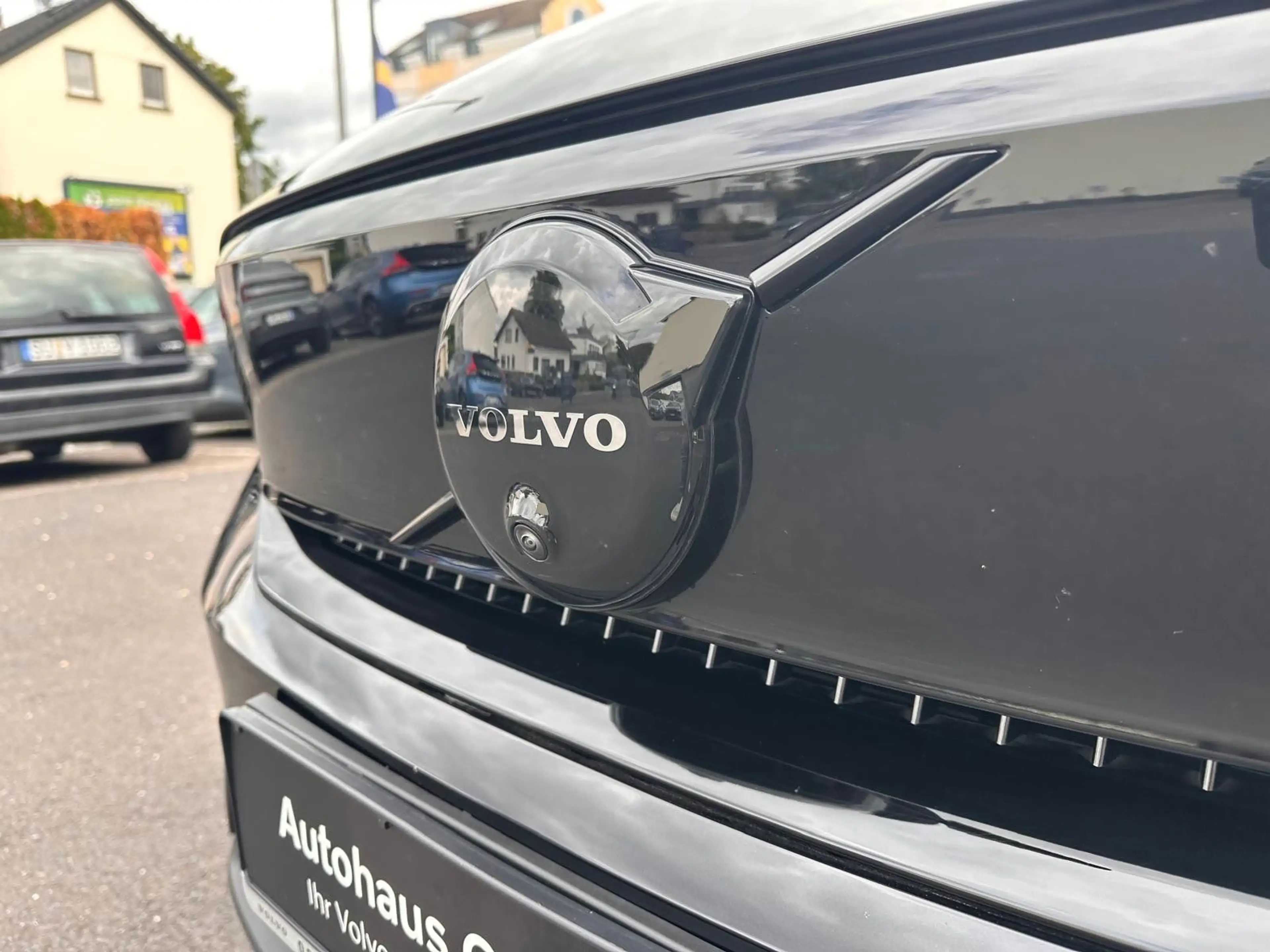Volvo EX40 RWD Plus Black Ed.Pano,360°,BLIS,ACC,H&K,WP — photo 3