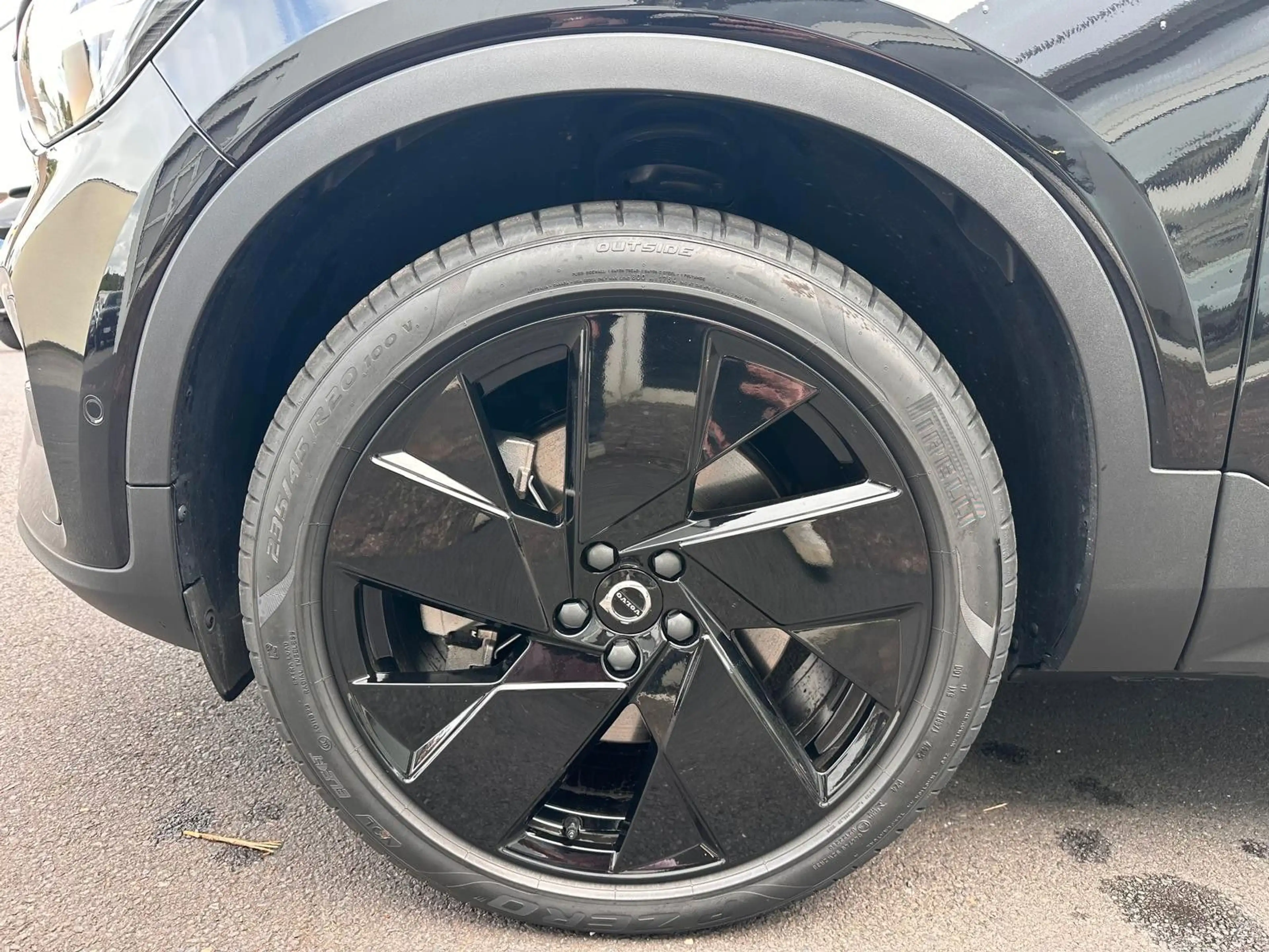 Volvo EX40 RWD Plus Black Ed.Pano,360°,BLIS,ACC,H&K,WP — photo 13