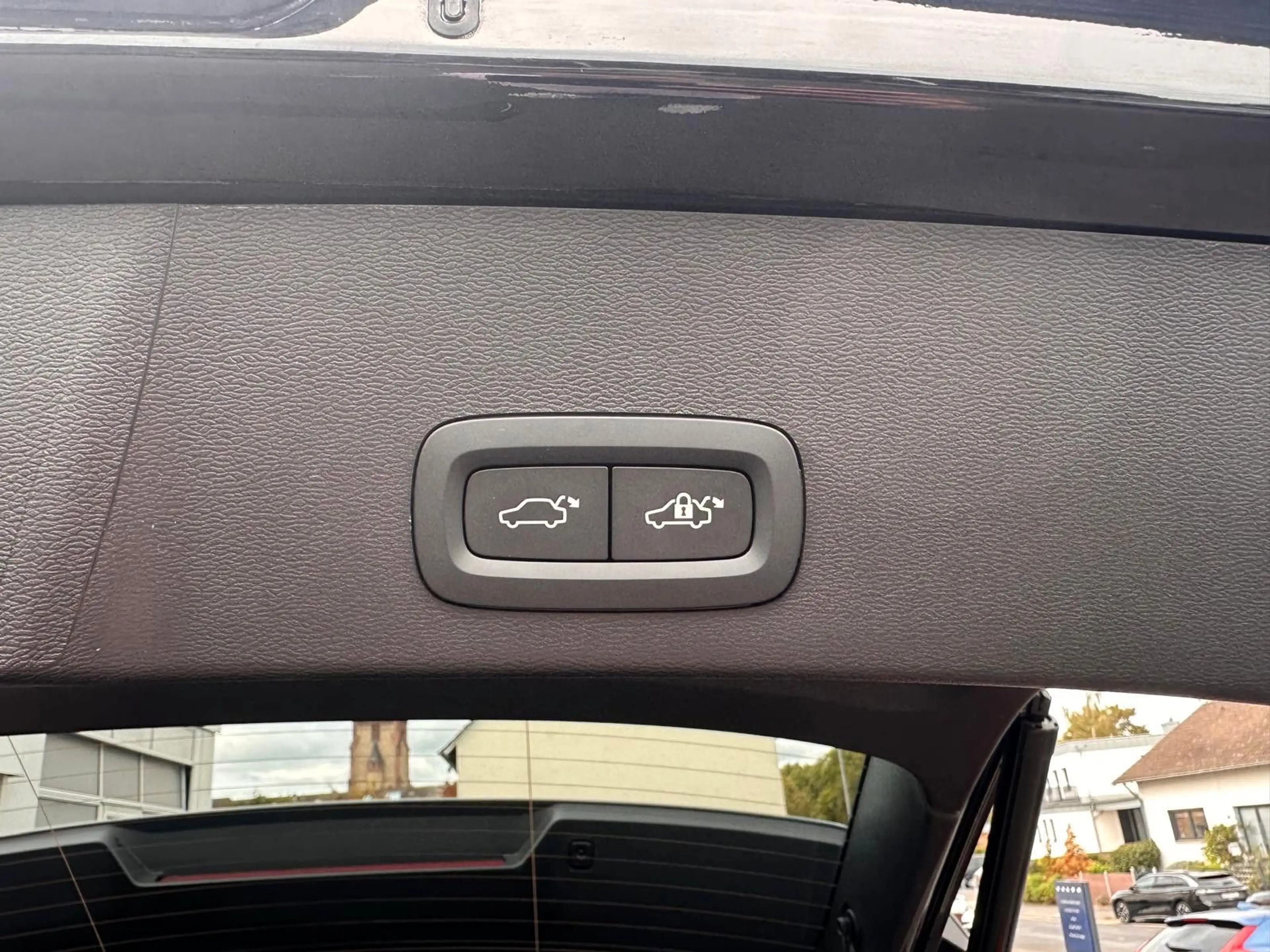 Volvo EX40 RWD Plus Black Ed.Pano,360°,BLIS,ACC,H&K,WP — photo 10