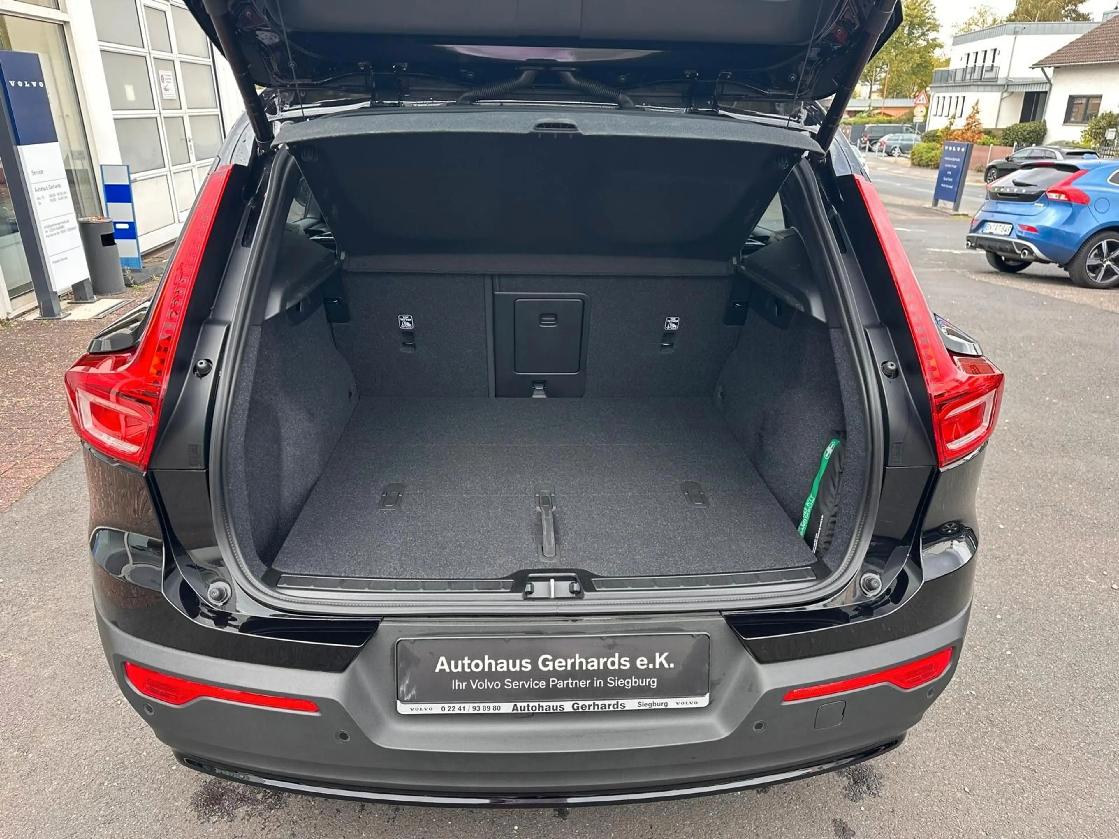 Volvo EX40 RWD Plus Black Ed.Pano,360°,BLIS,ACC,H&K,WP — photo 9