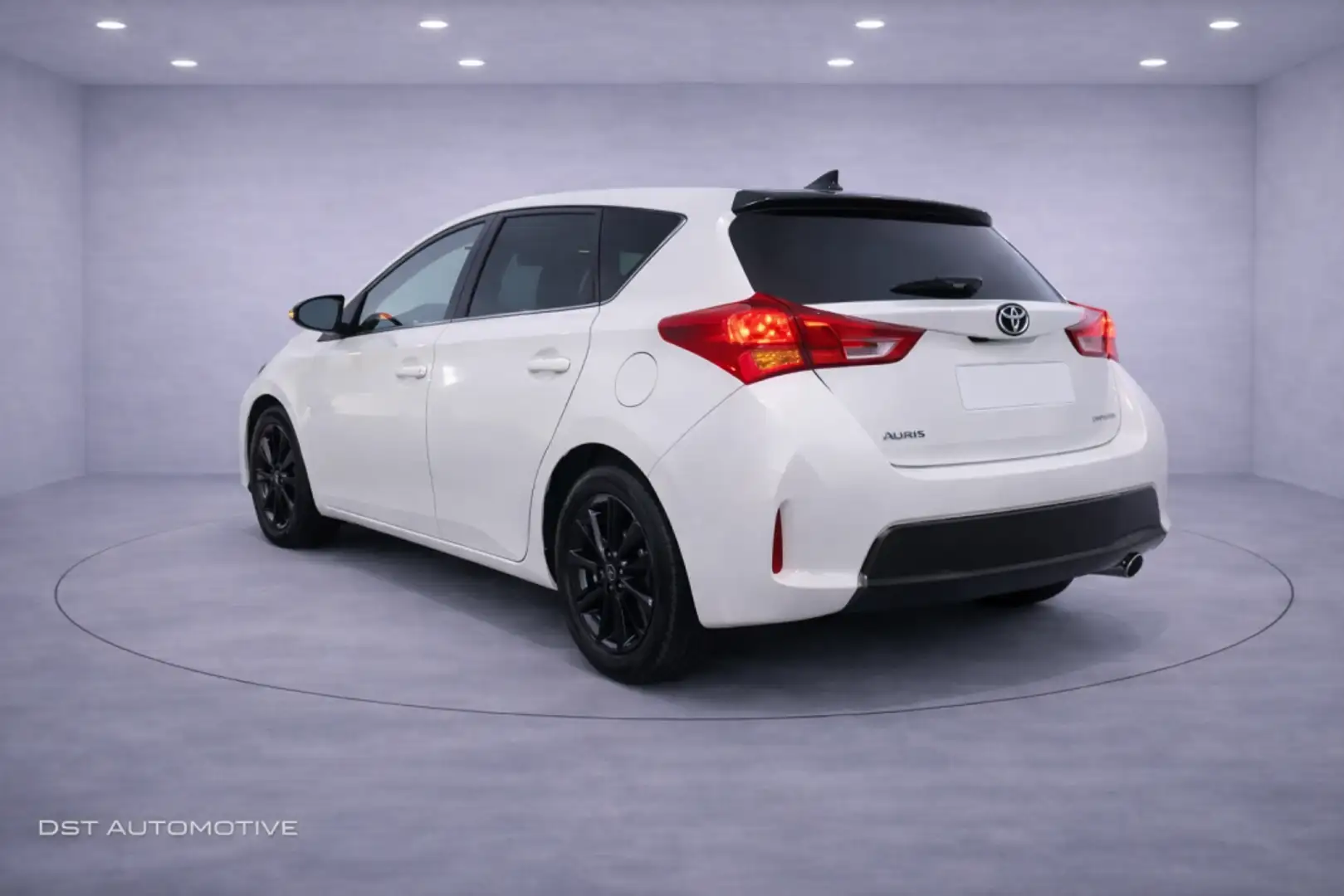 Toyota Auris Berlina Manual de 5 Puertas Blanco - 2