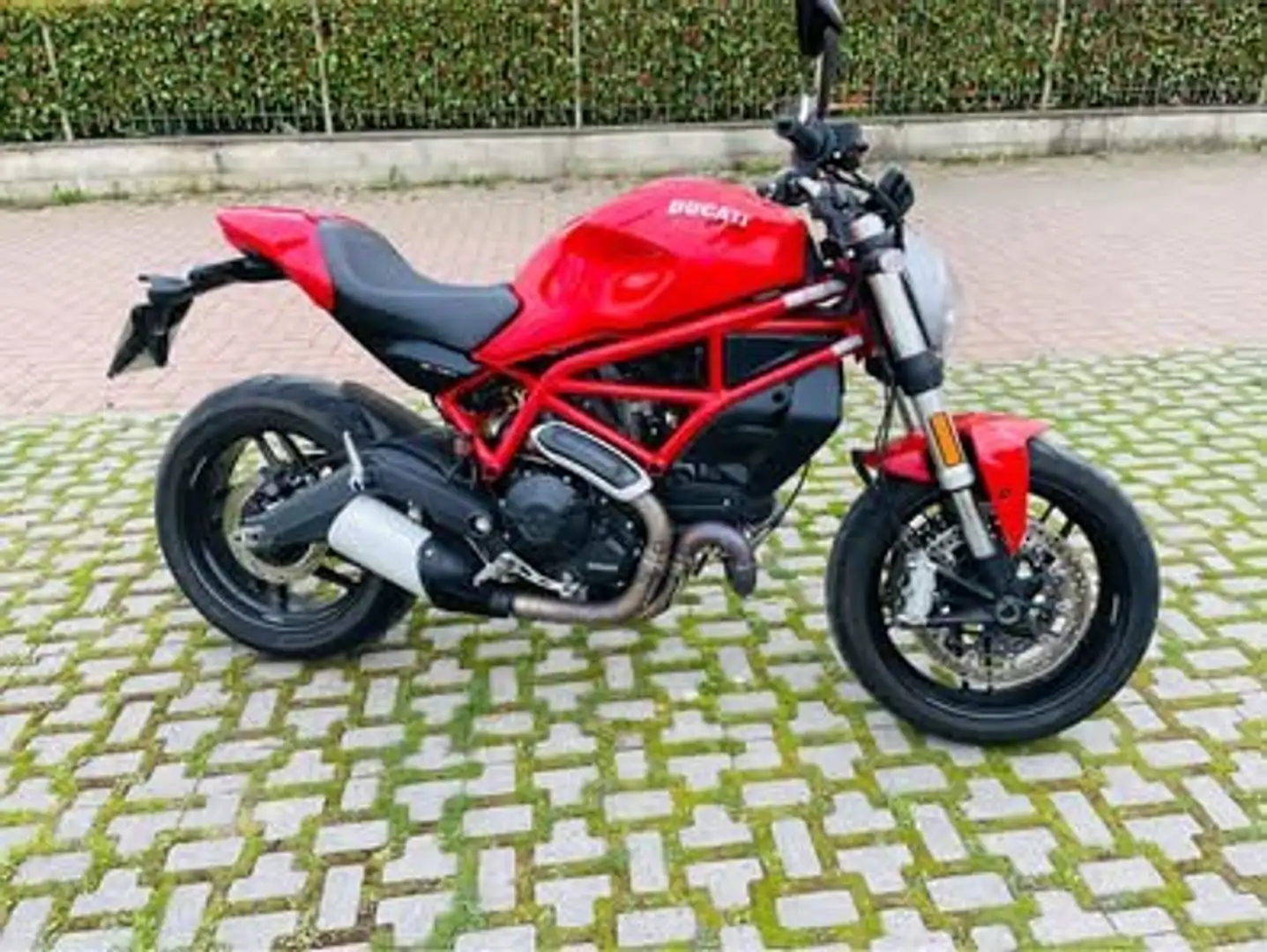Ducati Monster 797 - 2