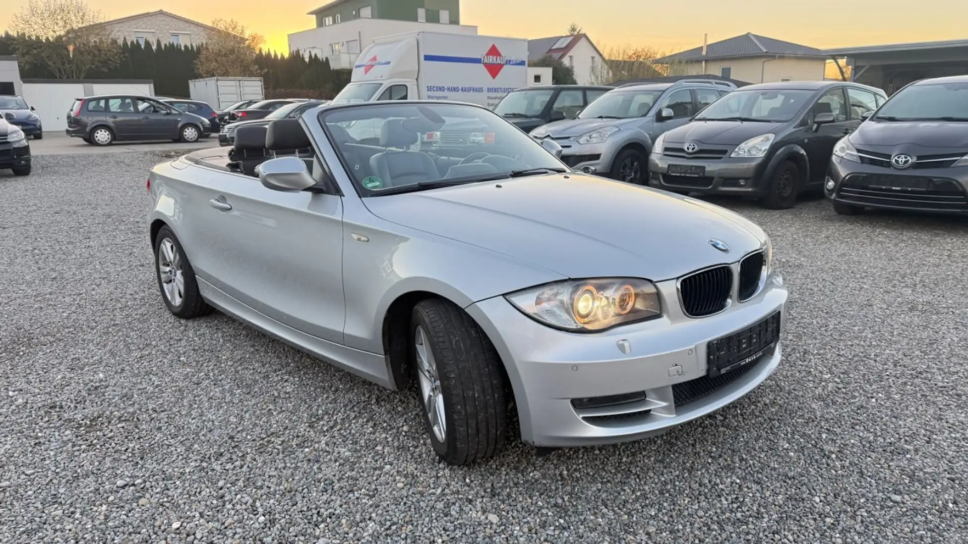 BMW 118 d Cabrio Sportpaket Leder Navi Xenon Silber - 2
