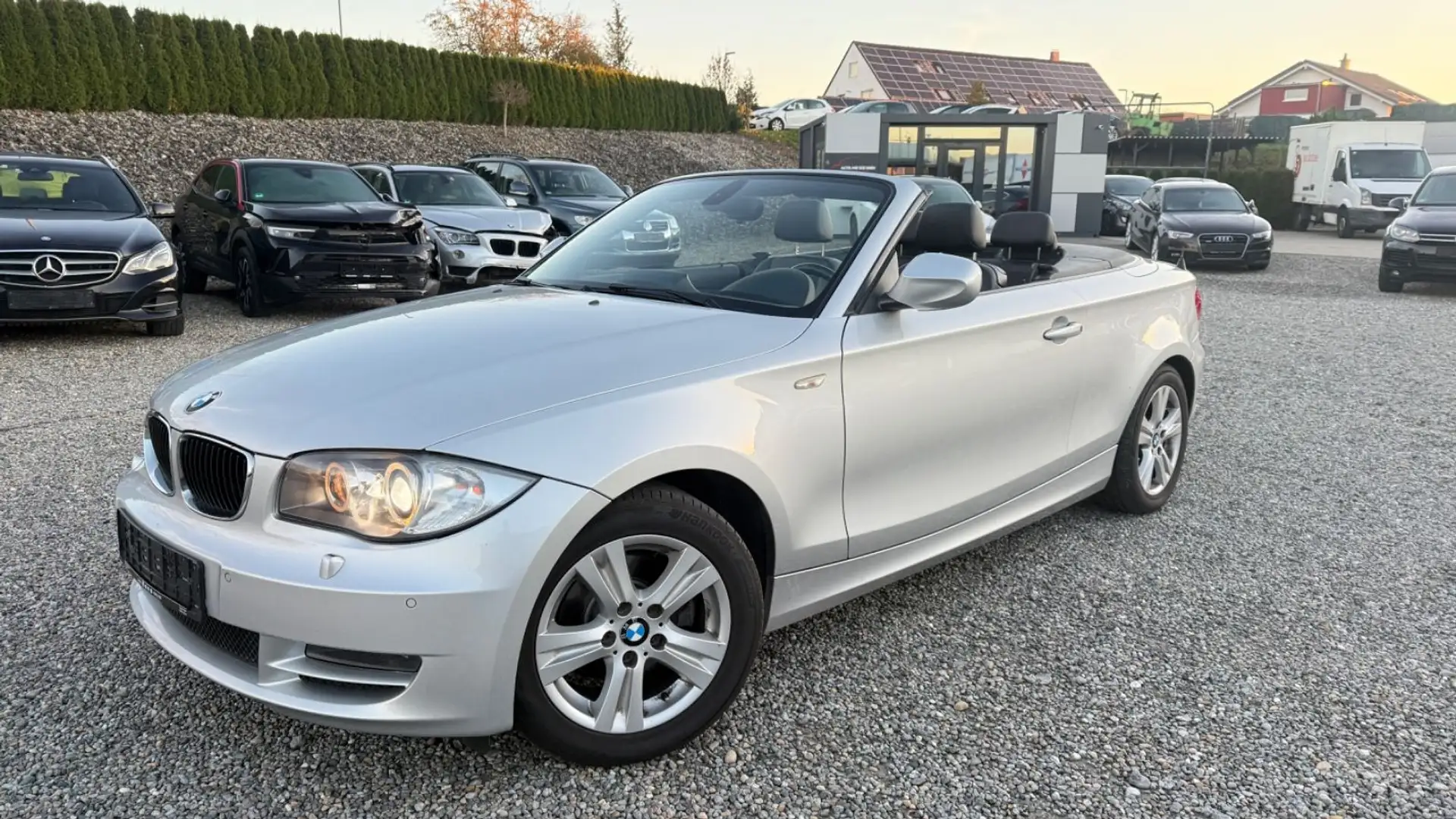 BMW 118 d Cabrio Sportpaket Leder Navi Xenon Silber - 1