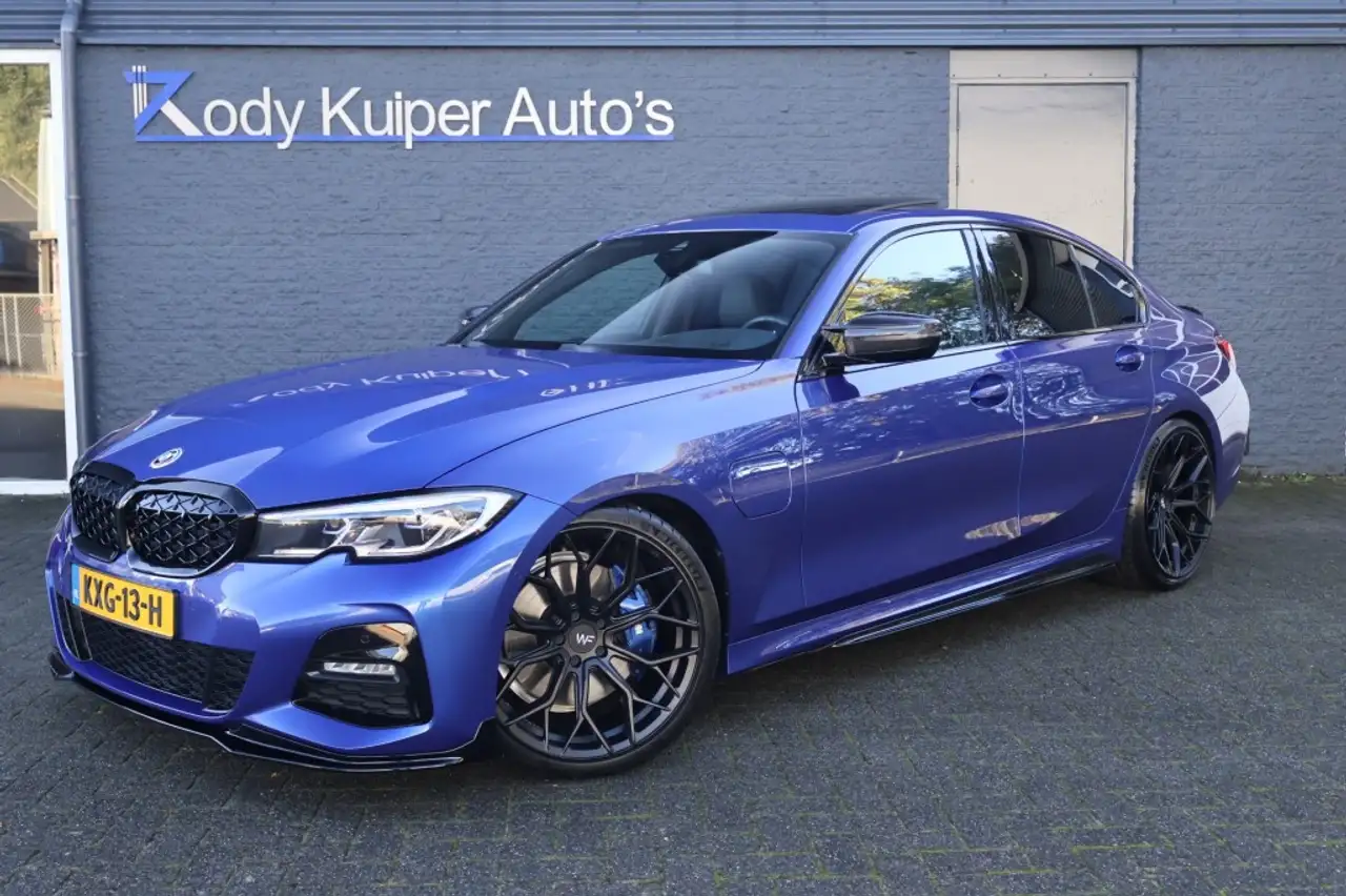 BMW 330