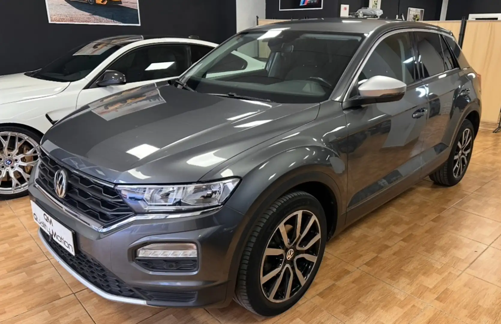 Volkswagen T-Roc 1.6TDI Advance Style Gris - 1