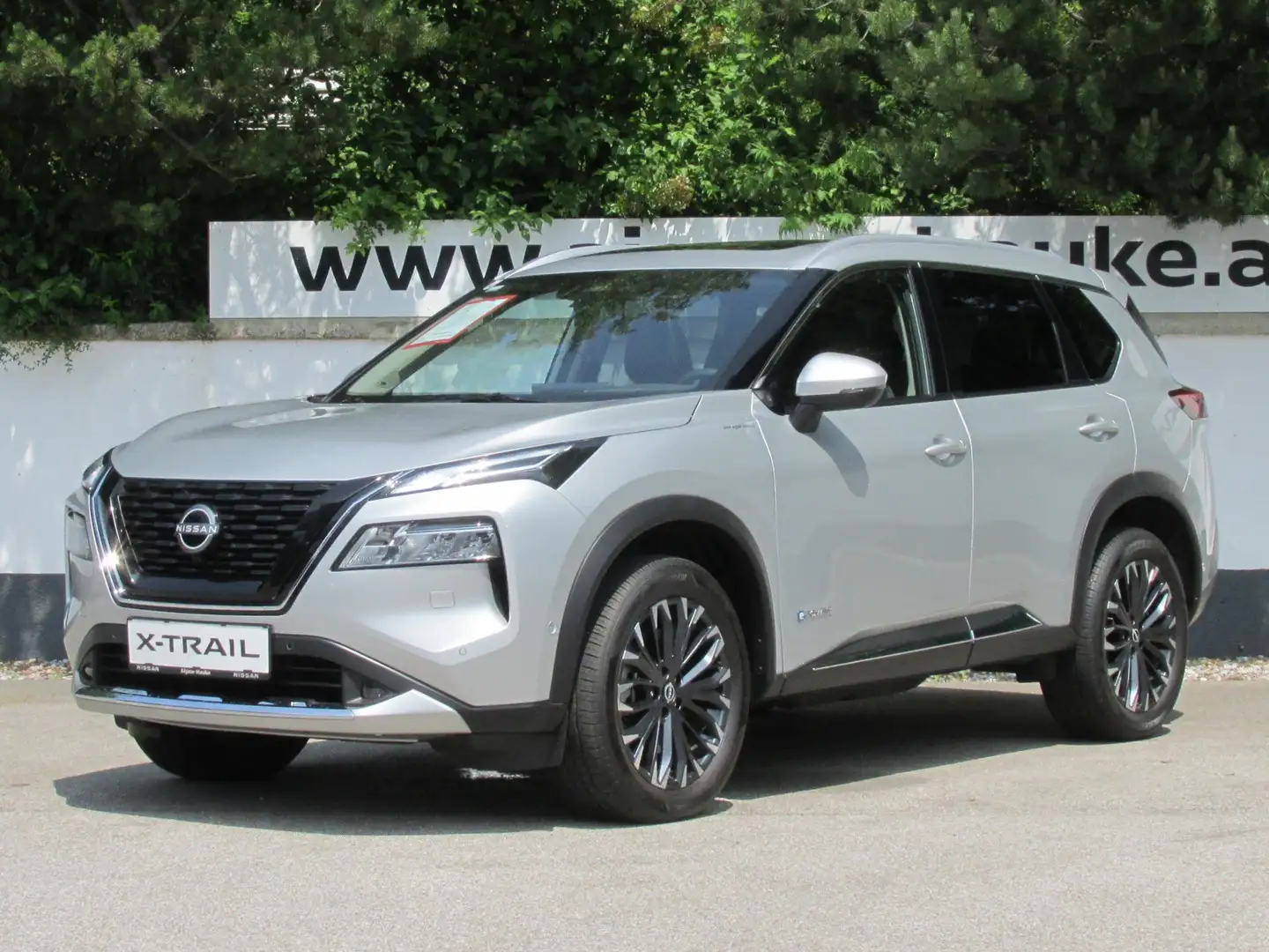 Nissan X-Trail 1,5 VC-T e-Power 4ORCE Allrad Tekna+ Silber - 1