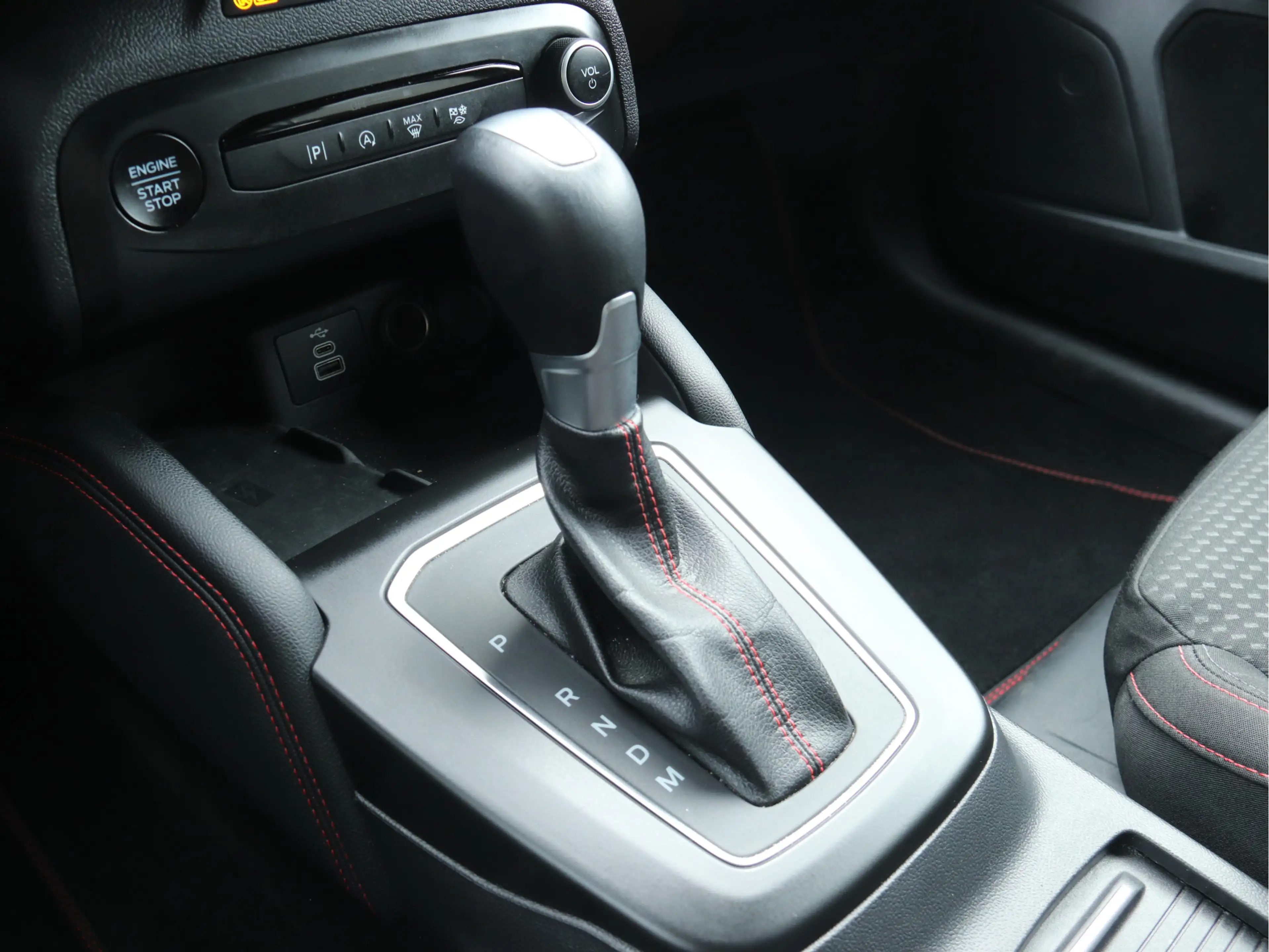 Ford Focus 1.0 EcoBoost Hybrid Titanium Style ST Line / VEEL — photo 6
