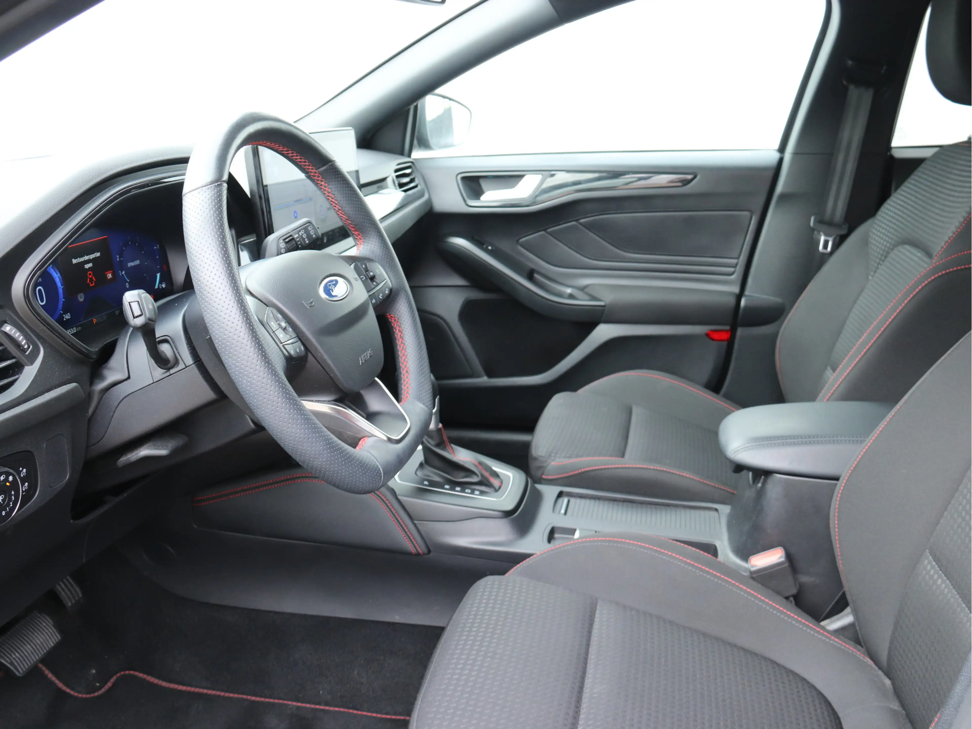Ford Focus 1.0 EcoBoost Hybrid Titanium Style ST Line / VEEL — photo 8