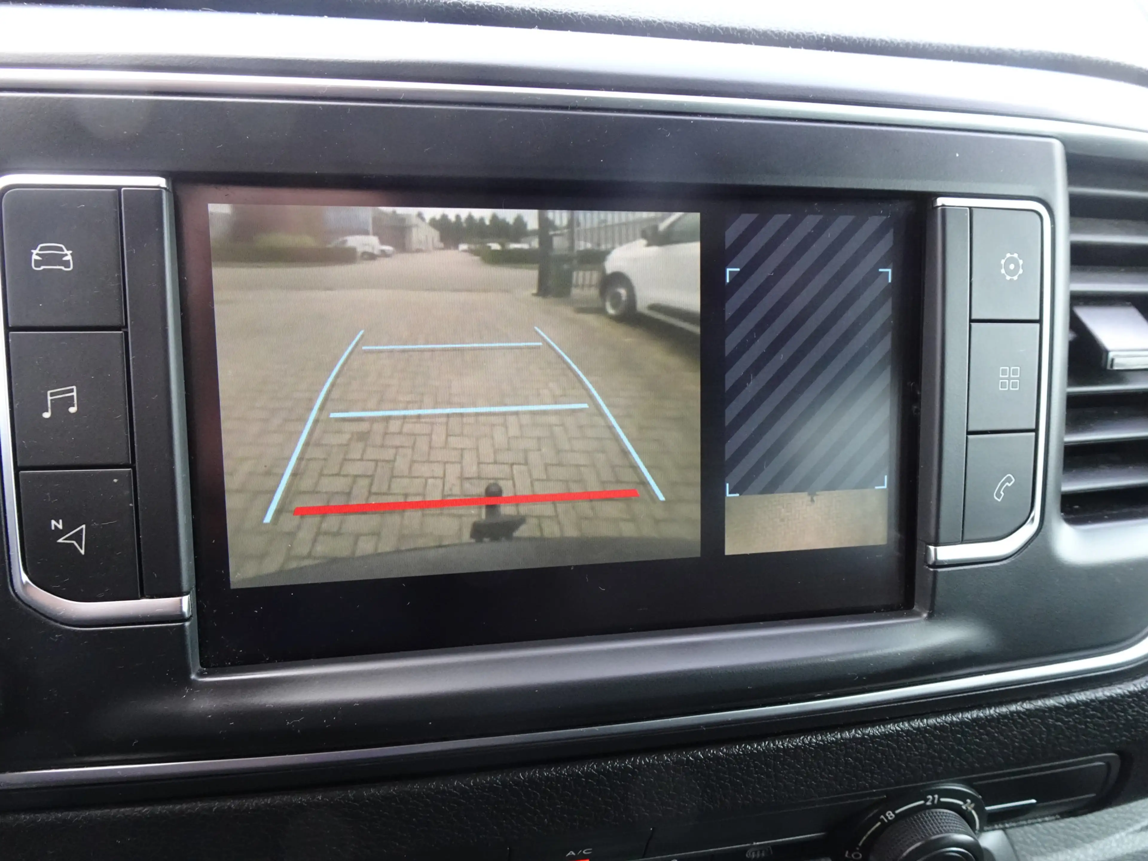 Peugeot Expert 2.0 BlueHDI 120 Long Asphalt DC — photo 8
