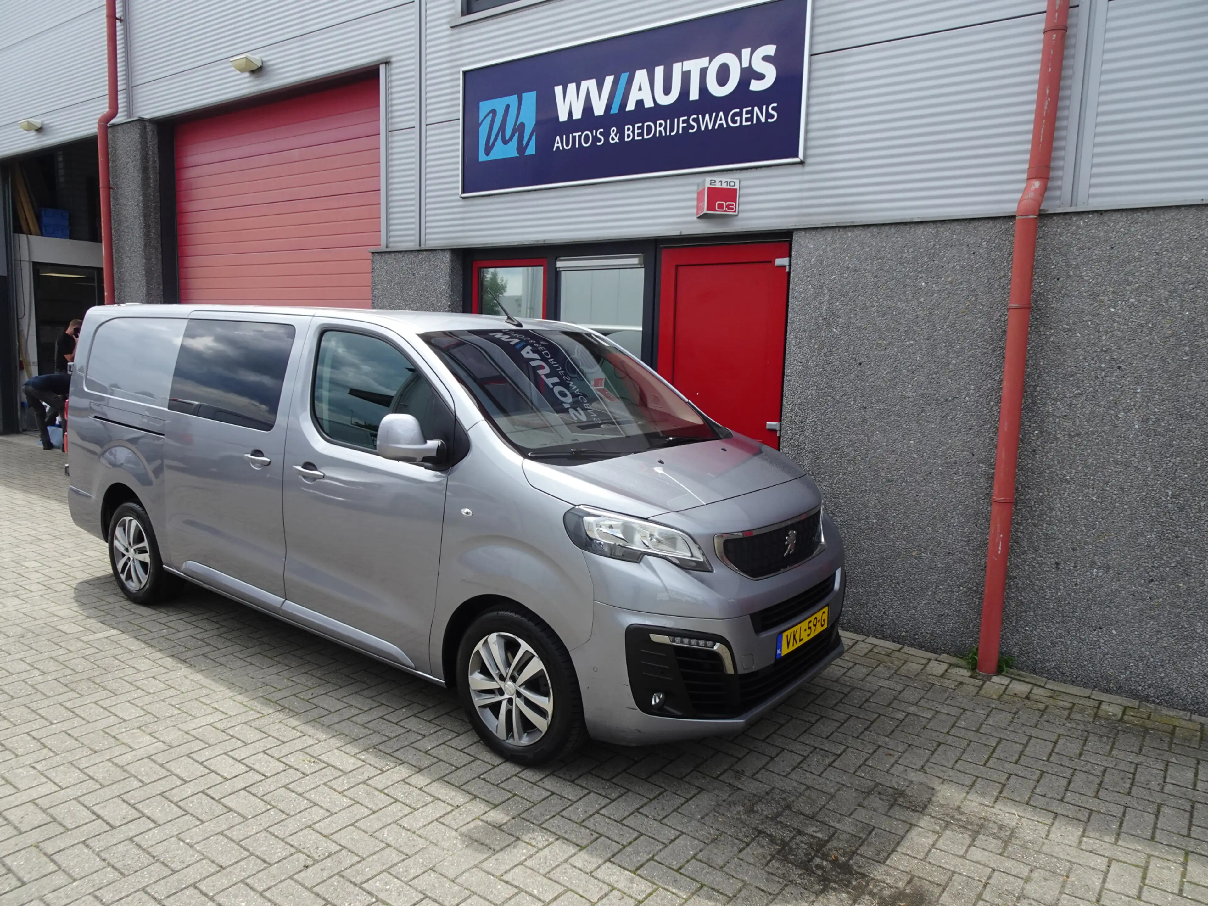 Peugeot Expert 2.0 BlueHDI 120 Long Asphalt DC — photo 4