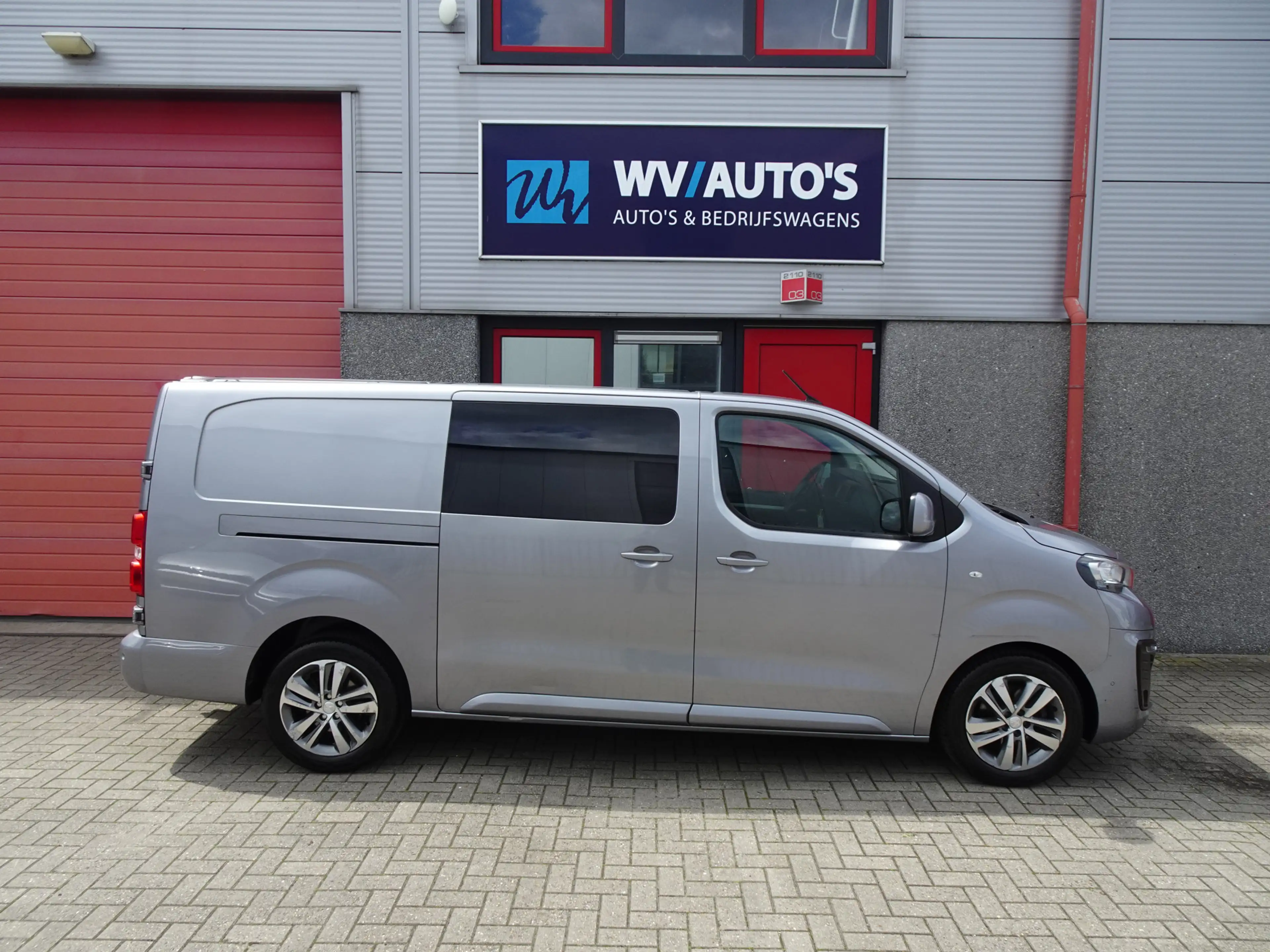 Peugeot Expert 2.0 BlueHDI 120 Long Asphalt DC — photo 6