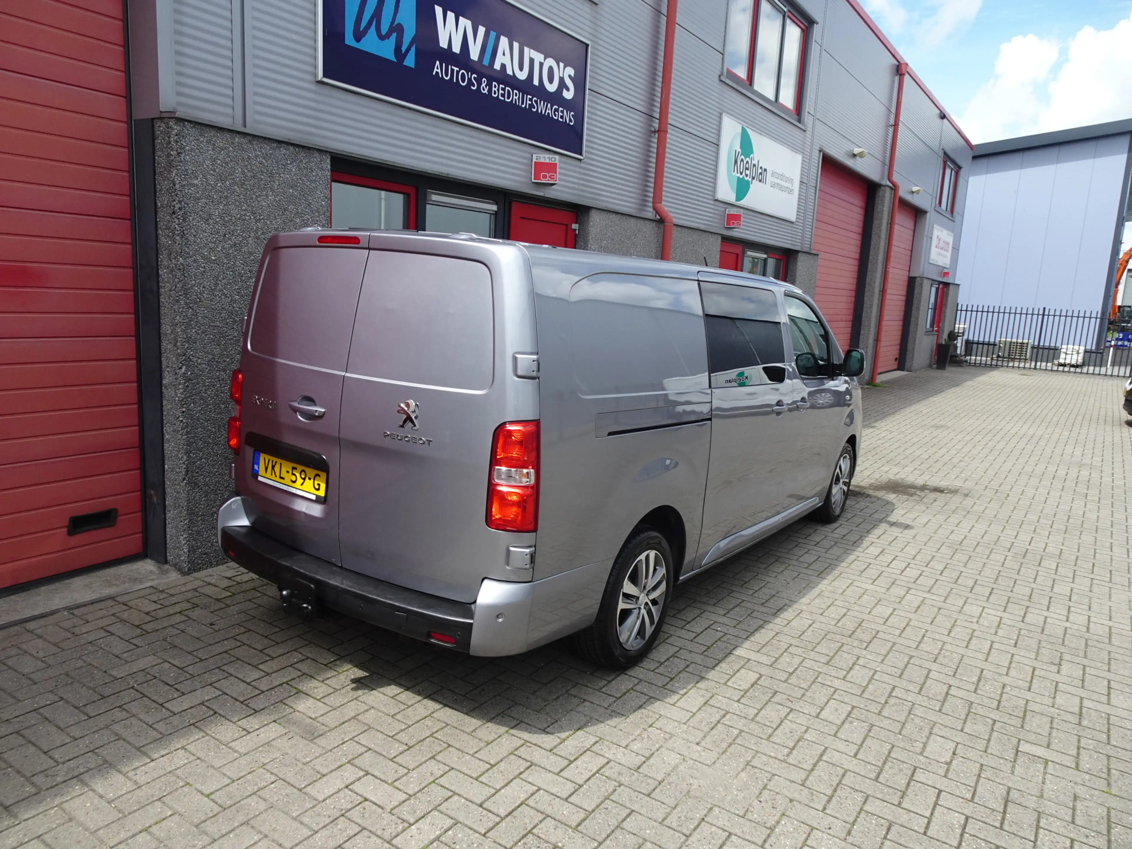 Peugeot Expert 2.0 BlueHDI 120 Long Asphalt DC — photo 3