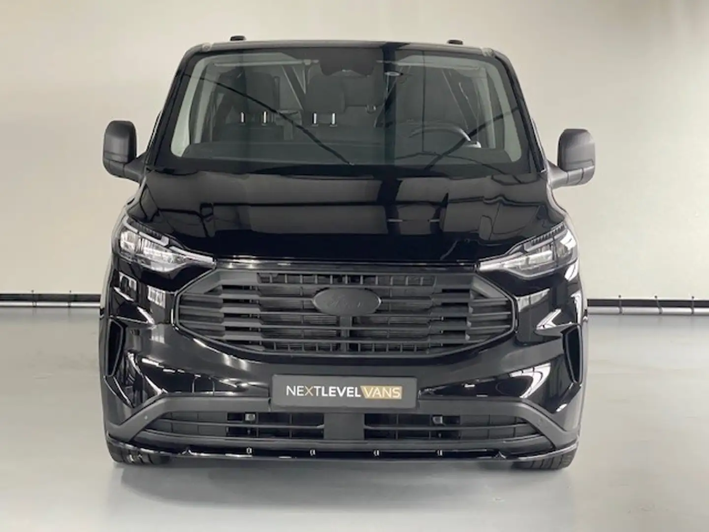 Ford Transit Custom 320 2.0 TDCI L2H1 170 PK AUTOM PACK PREMIUM Navi / Zwart - 2