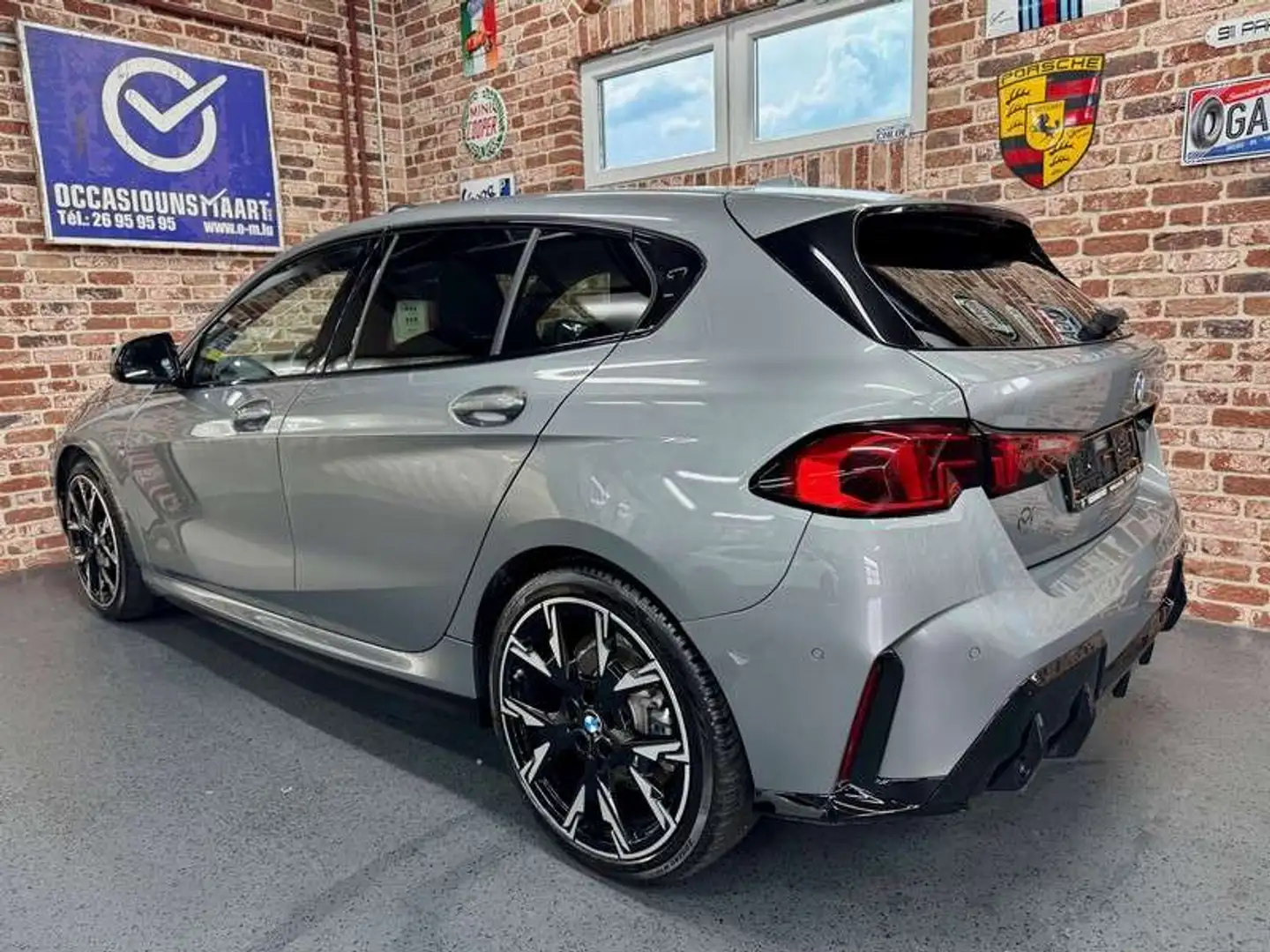 BMW 120 120iA 1.5 156cv Auto M-SPORT (New Modèle) Gris - 2
