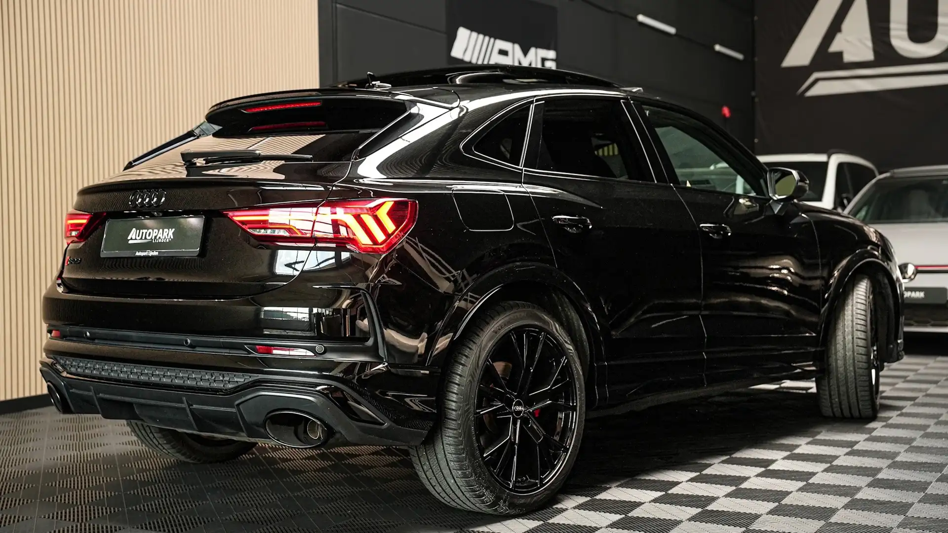 Audi RS Q3 Sportback TFSI QUATTRO PANO/B&O/360CAM/KEYLESS/ACC Černá - 2