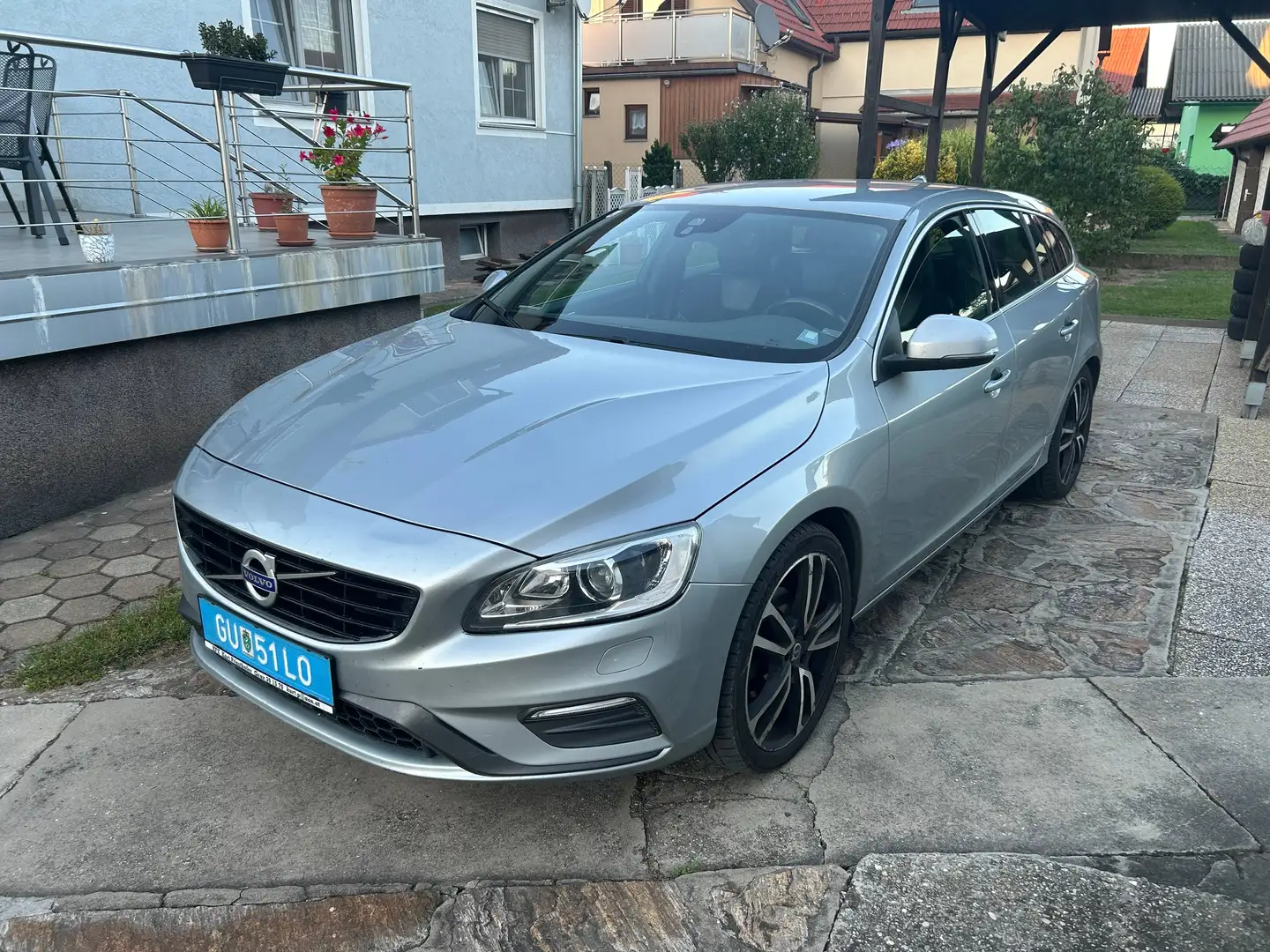Volvo V60 V60 D3 Geartronic Linje Business Grau - 1