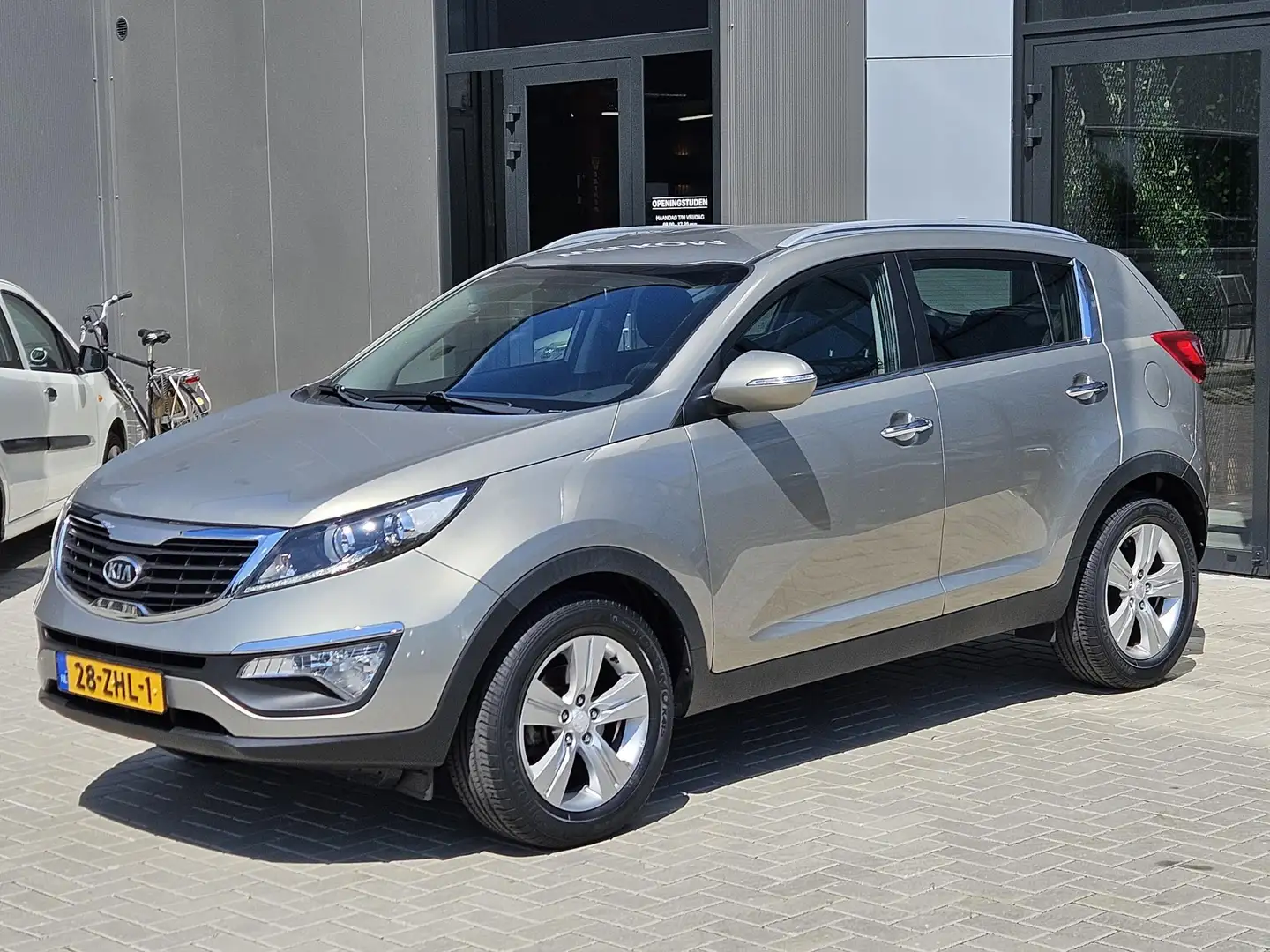 Kia Sportage 1.6 GDI Plus Pack 1e eig NL-auto NAP Trekhaak Gris - 2
