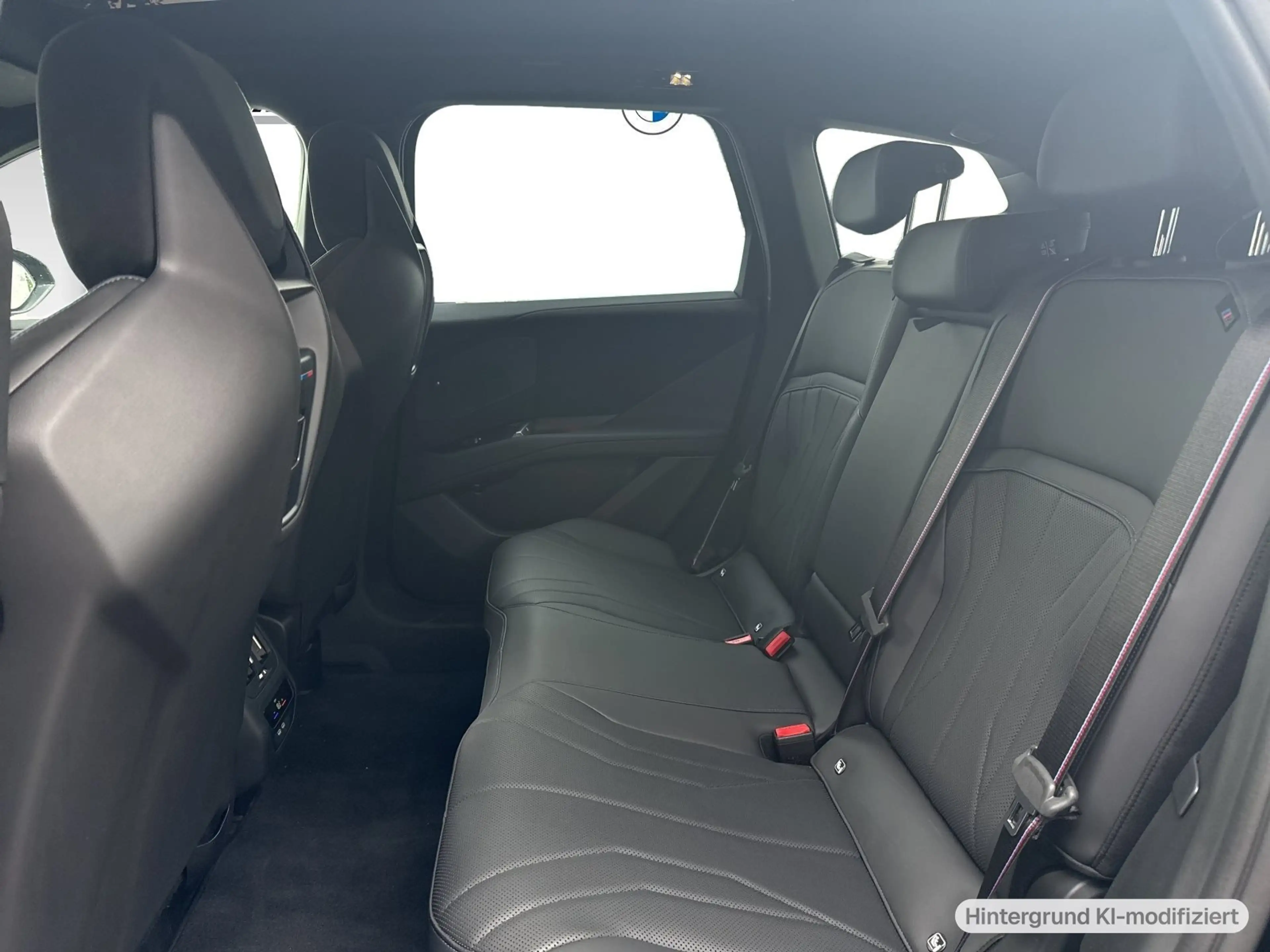 BMW iX3 50 xDrive — photo 11