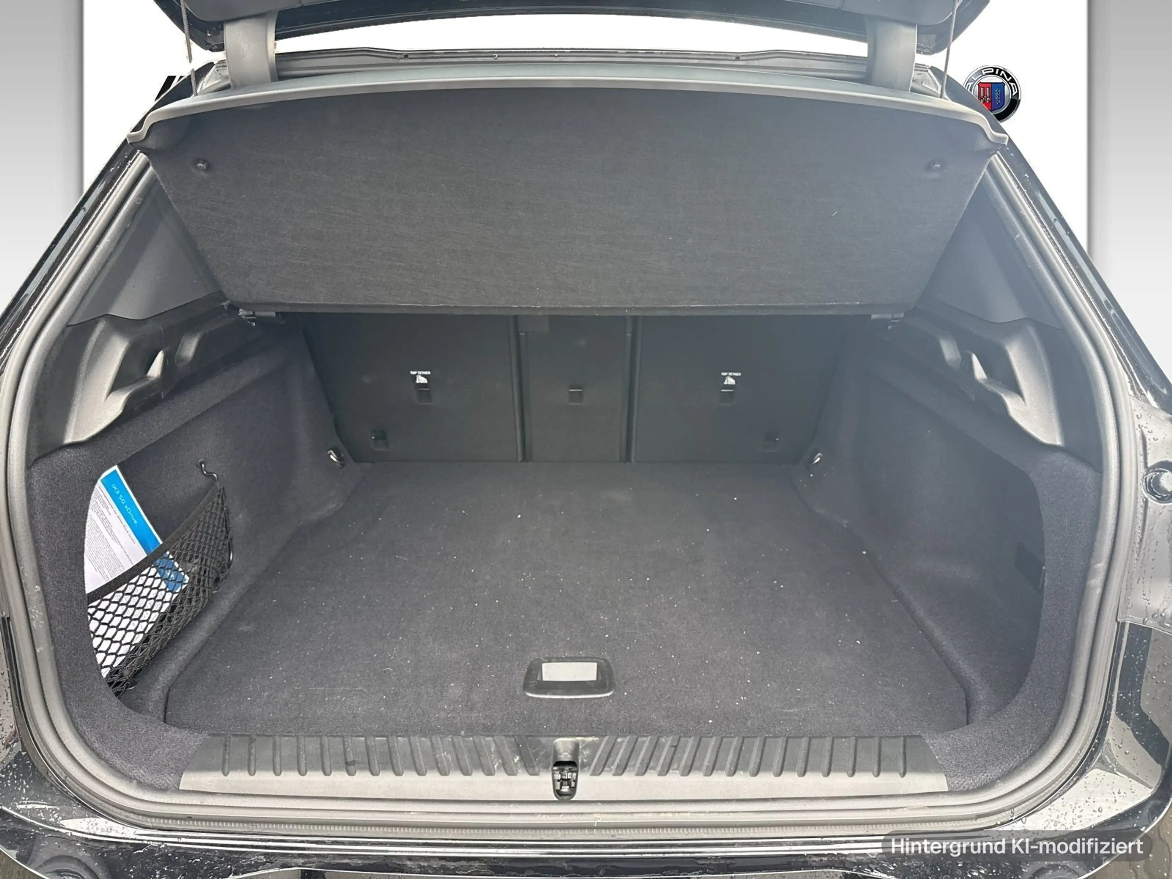 BMW iX3 50 xDrive — photo 12