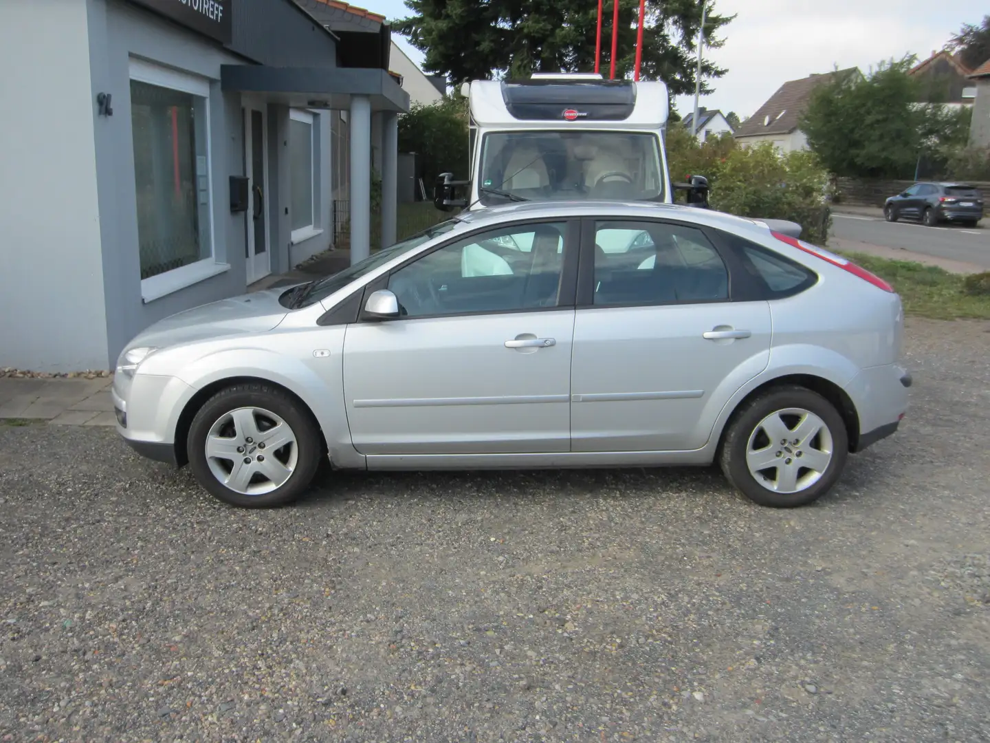 Ford Focus Style 5-türig aus 1. Hand sehr gepflegt Silber - 2