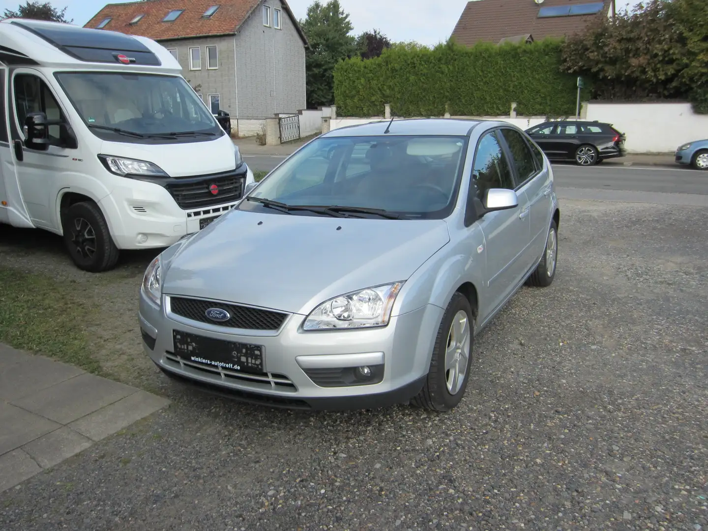 Ford Focus Style 5-türig aus 1. Hand sehr gepflegt Silber - 1