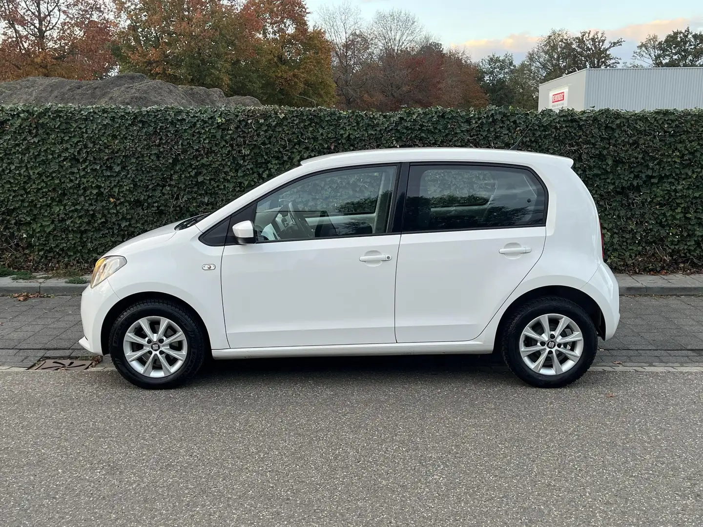 SEAT Mii 1.0 Style * Navi * Cruise * Airco * Garantie * Apk Wit - 2