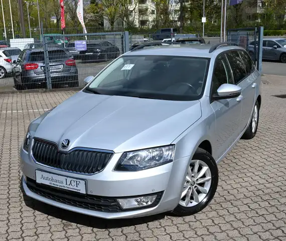 Skoda Octavia Combi 1.6 TDI Style Navi 2xPDC Sitzhz.