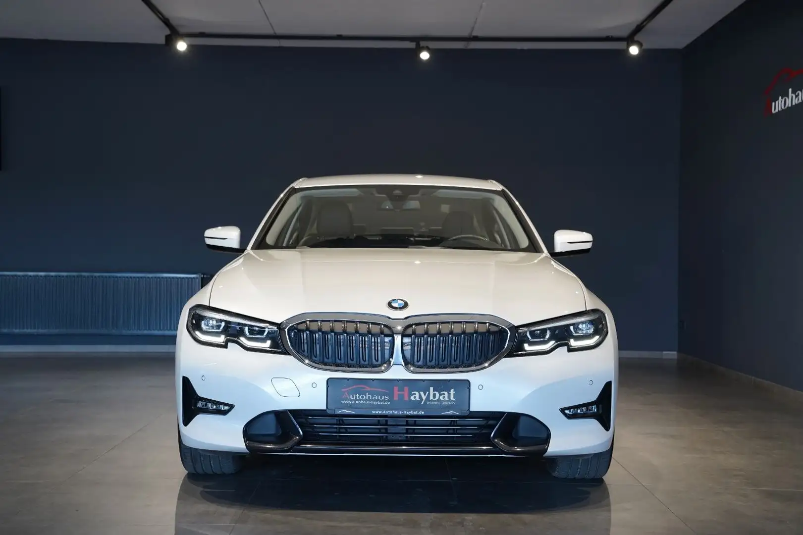 BMW 320 d Sport Line Navi-LED-Leder-Kamera-Keyl-HiFi Weiß - 2