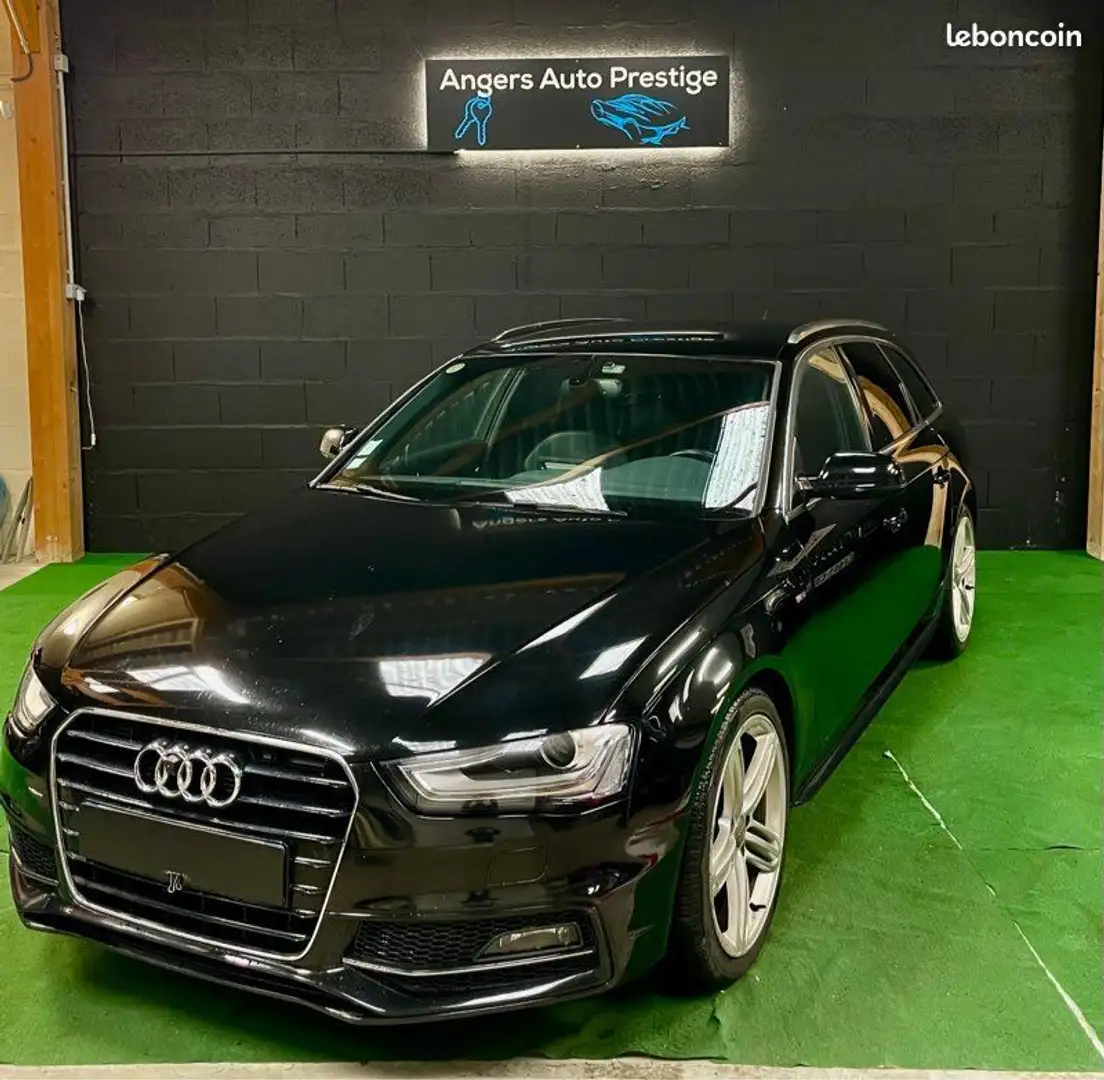 Audi A4 2.0 TDI 150cv S-line Zwart - 1