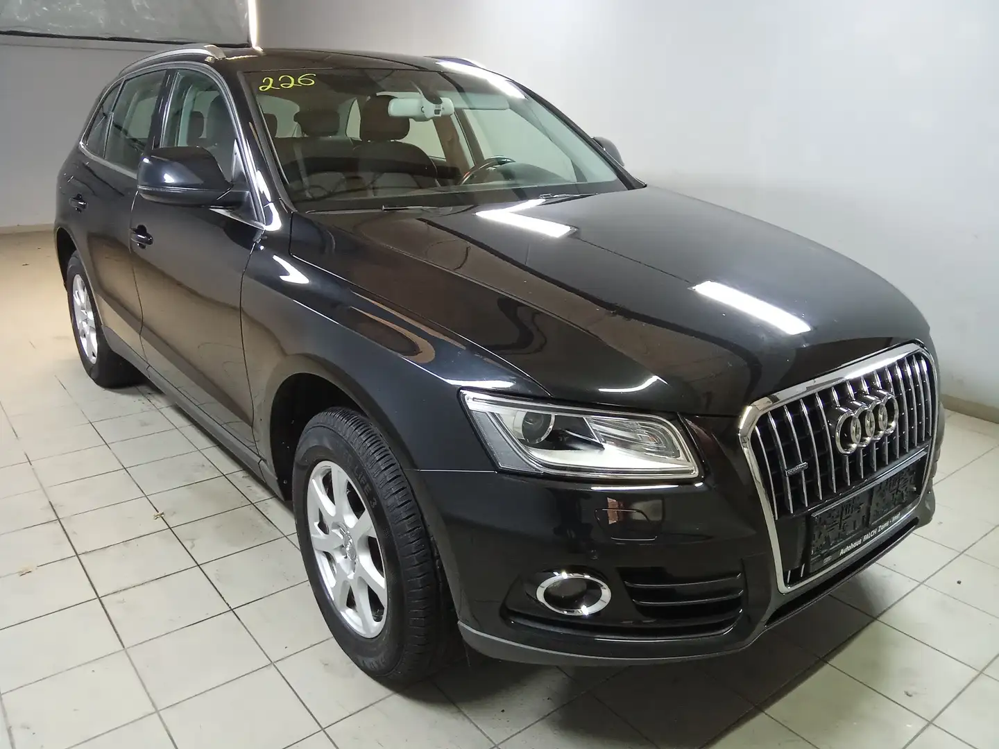 Audi Q5 2.0 TDI (130 kW) quattro Schwarz - 2