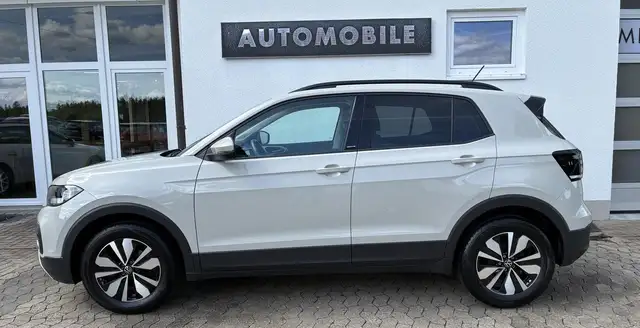 Volkswagen T-Cross view 5