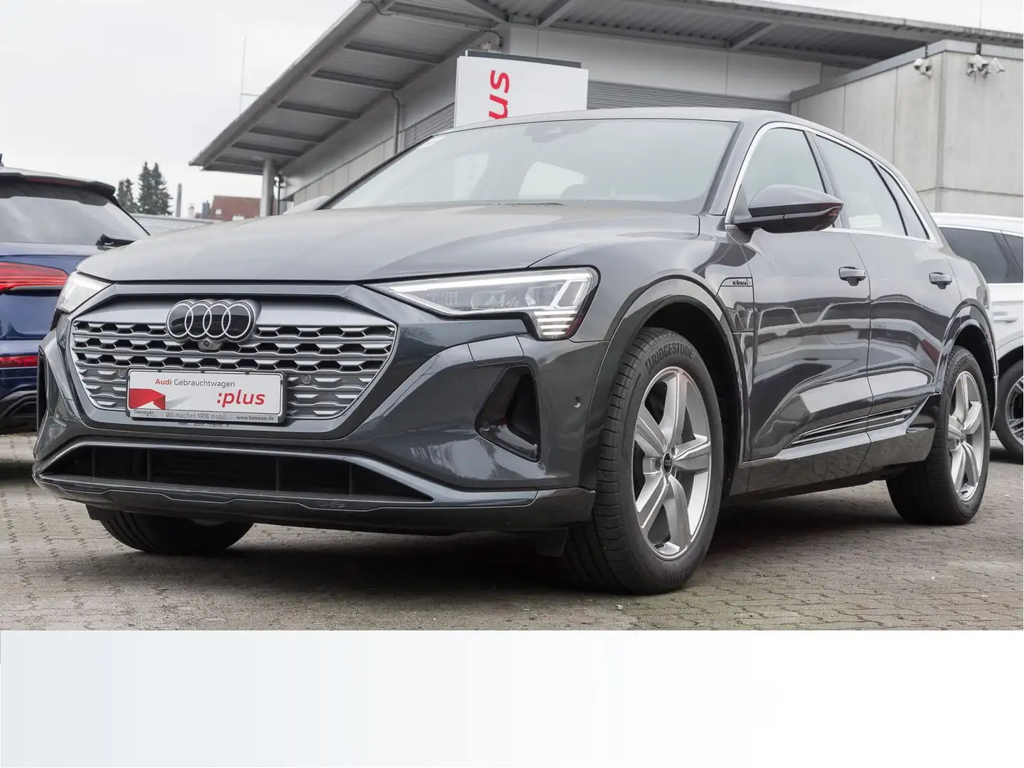 Audi Q8 e-tron 55 Q ADVANCED LM20 AHK LEDER MATRIX Gris - 2