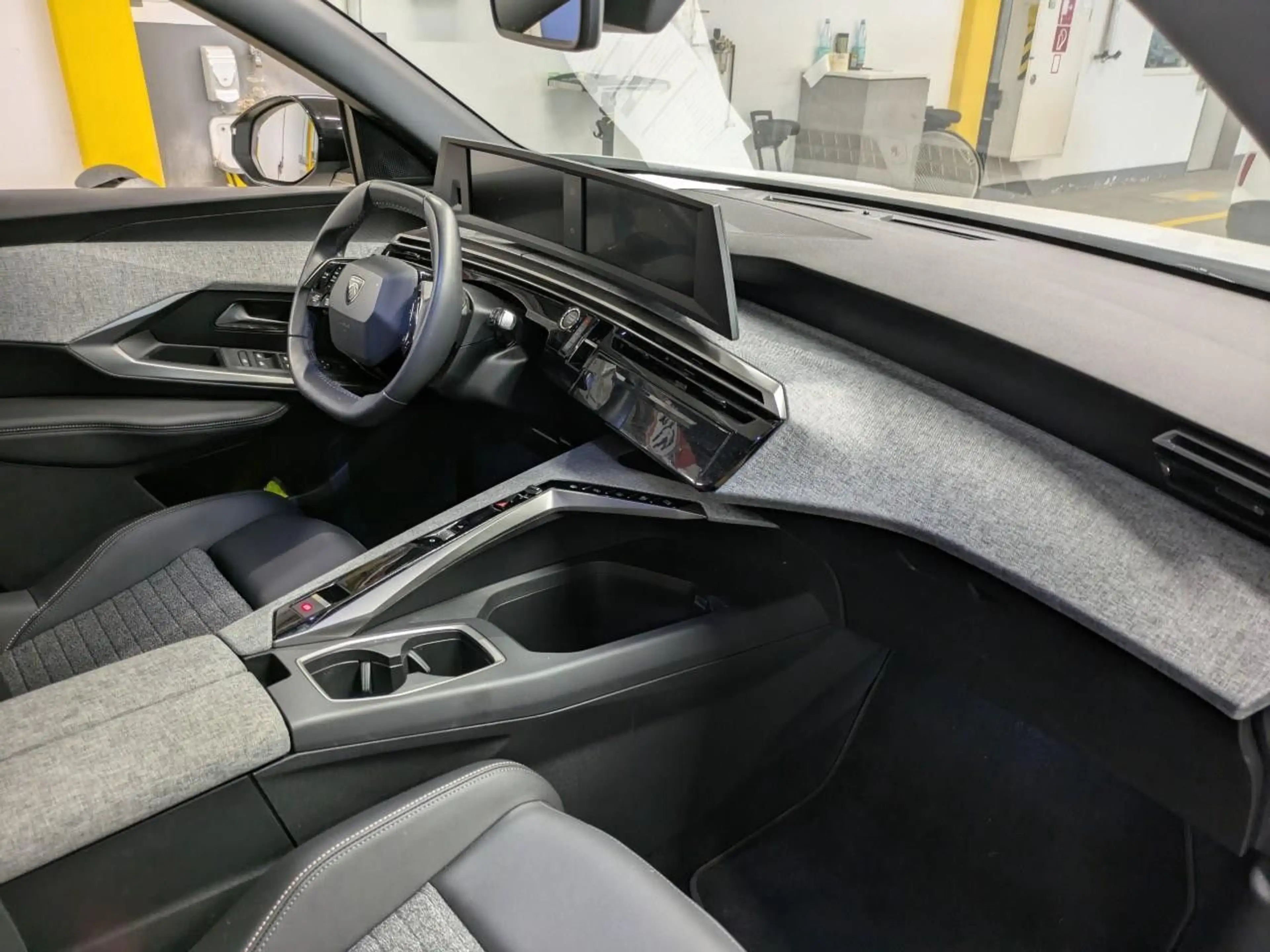 Peugeot 5008 ALLURE HYBRID DSC6 145PS *AHK*SHZ* — photo 10