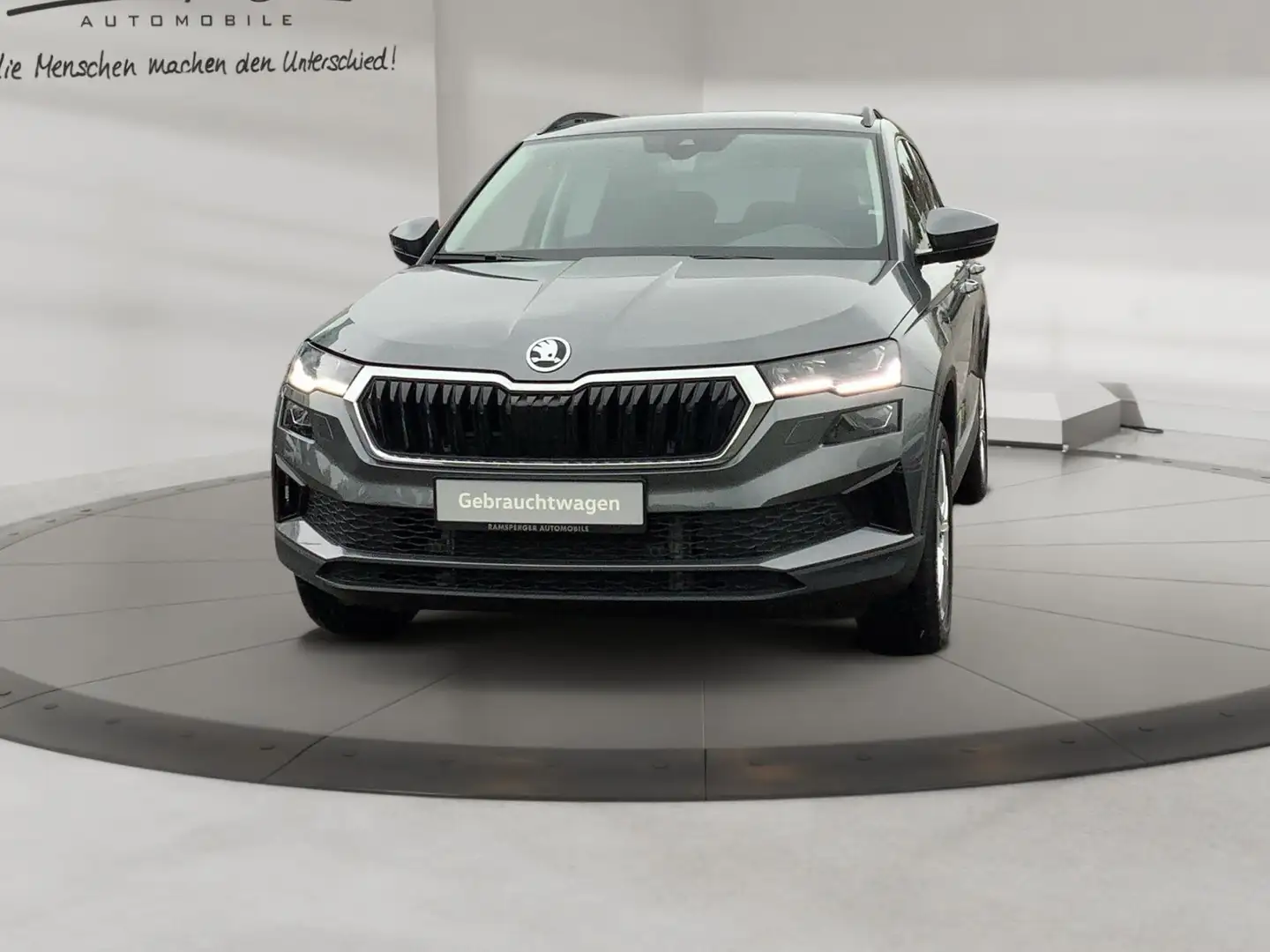 Skoda Karoq 1.5 TSI DSG Selection AHK ACC Matrix Navi Grau - 2