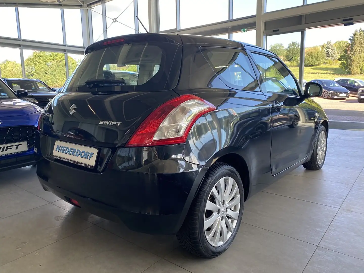 Suzuki Swift 1.3 3T Comfort KLIMA ALLWETTER Schwarz - 2