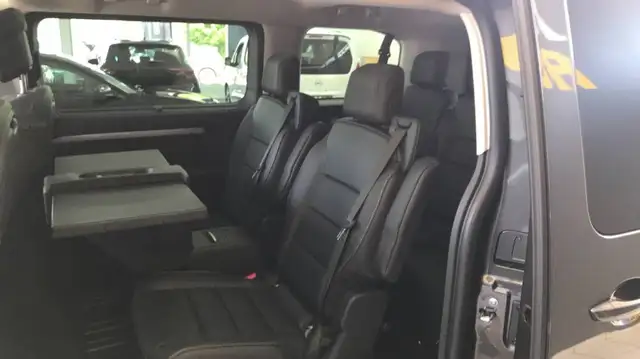 Opel Zafira ZAFIRA GS-Line (L) 2,2 180PS 8G Automatik 7 Sitze Ansicht 8