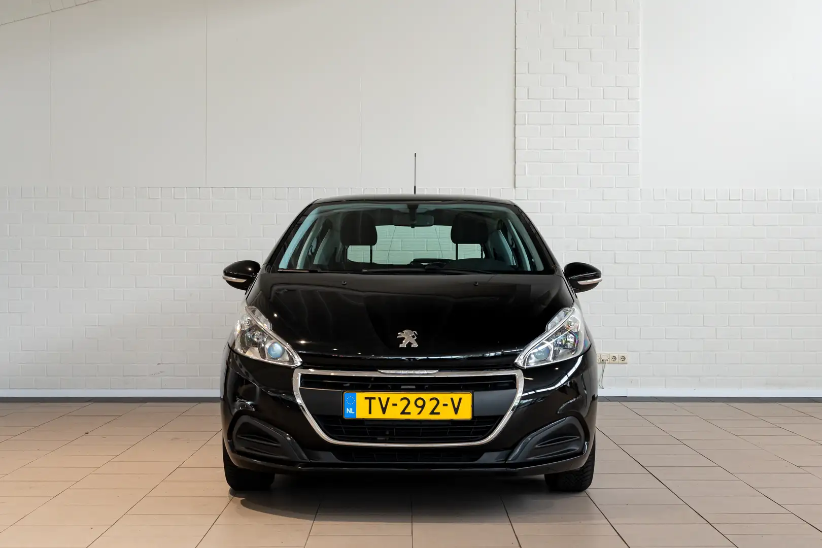 Peugeot 208 1.2 PureTech Active | Navigatie | Cruise Controle Zwart - 2