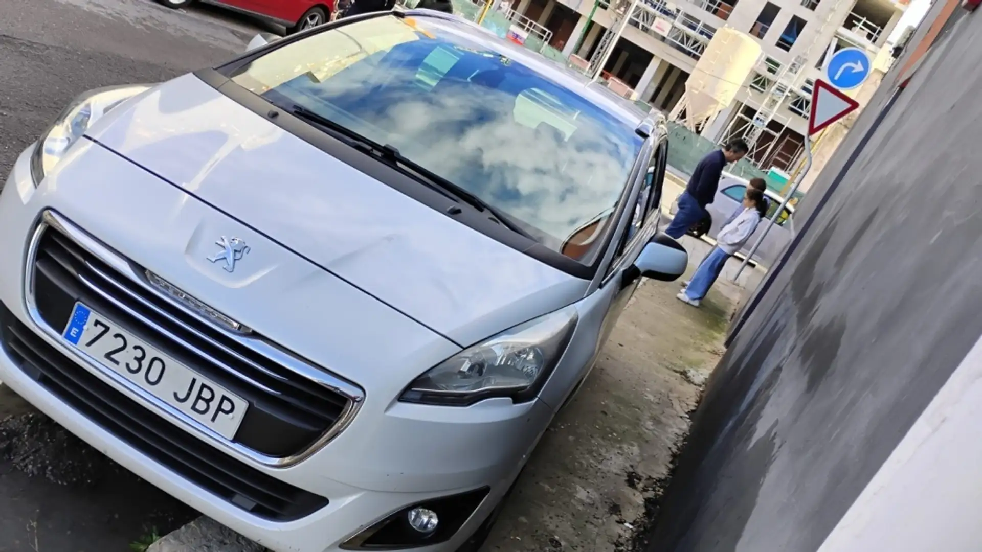 Peugeot 5008 2.0HDI FAP Allure Weiß - 2