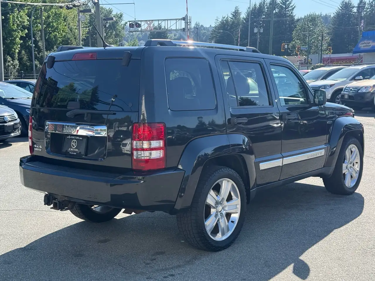 Jeep Liberty снимка Jeep Liberty